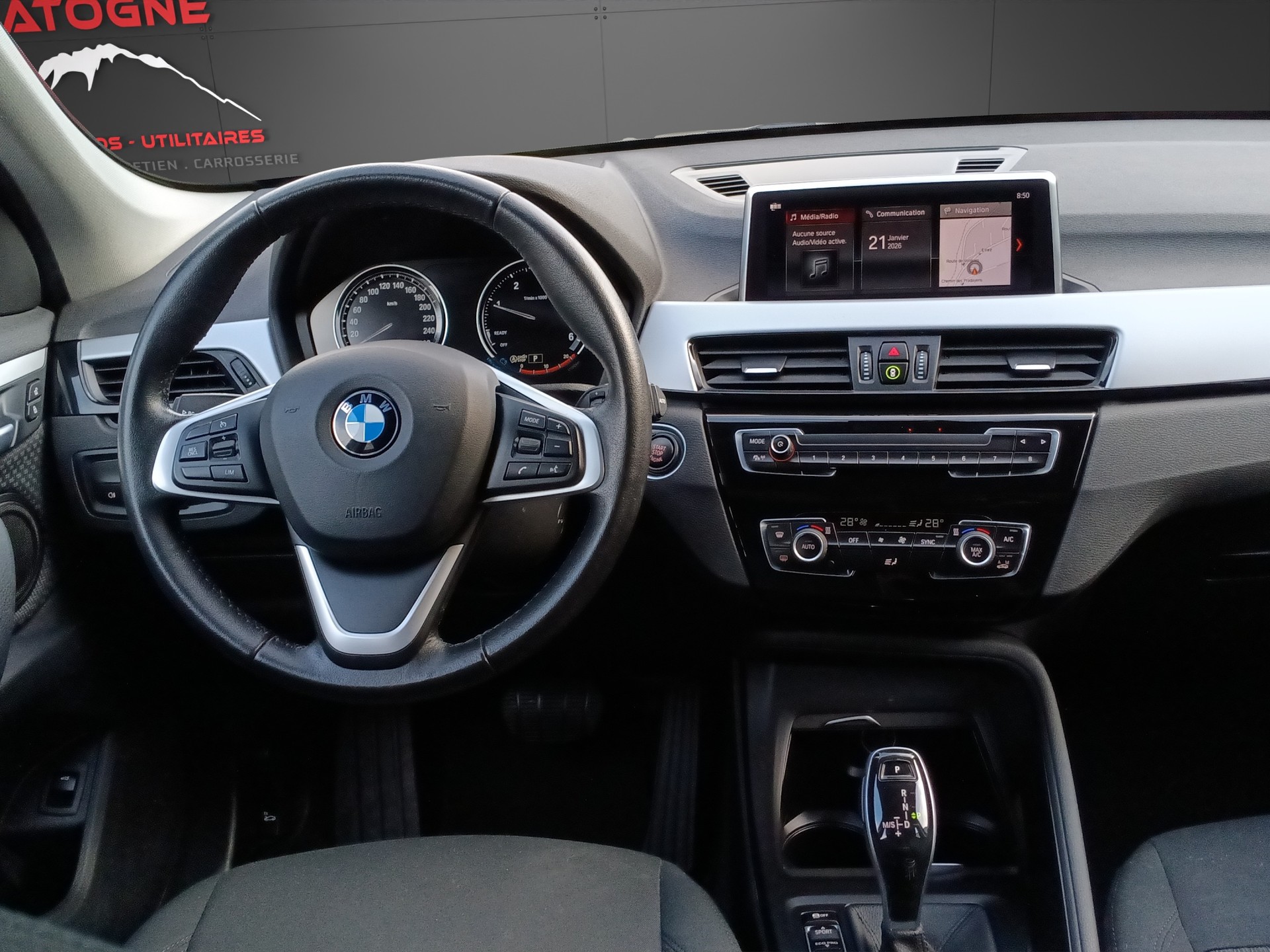 BMW X1 xDrive 18d-image-14