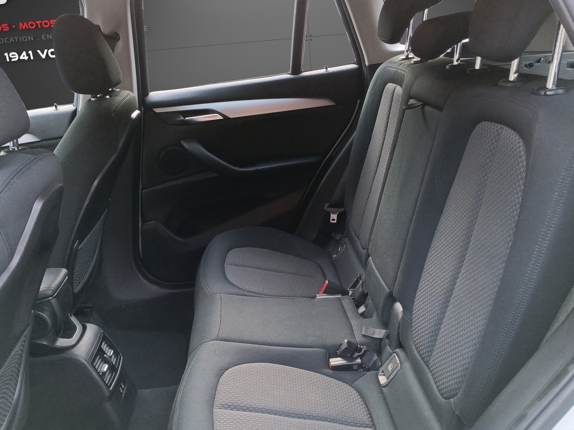 BMW X1 xDrive 18d-image-13