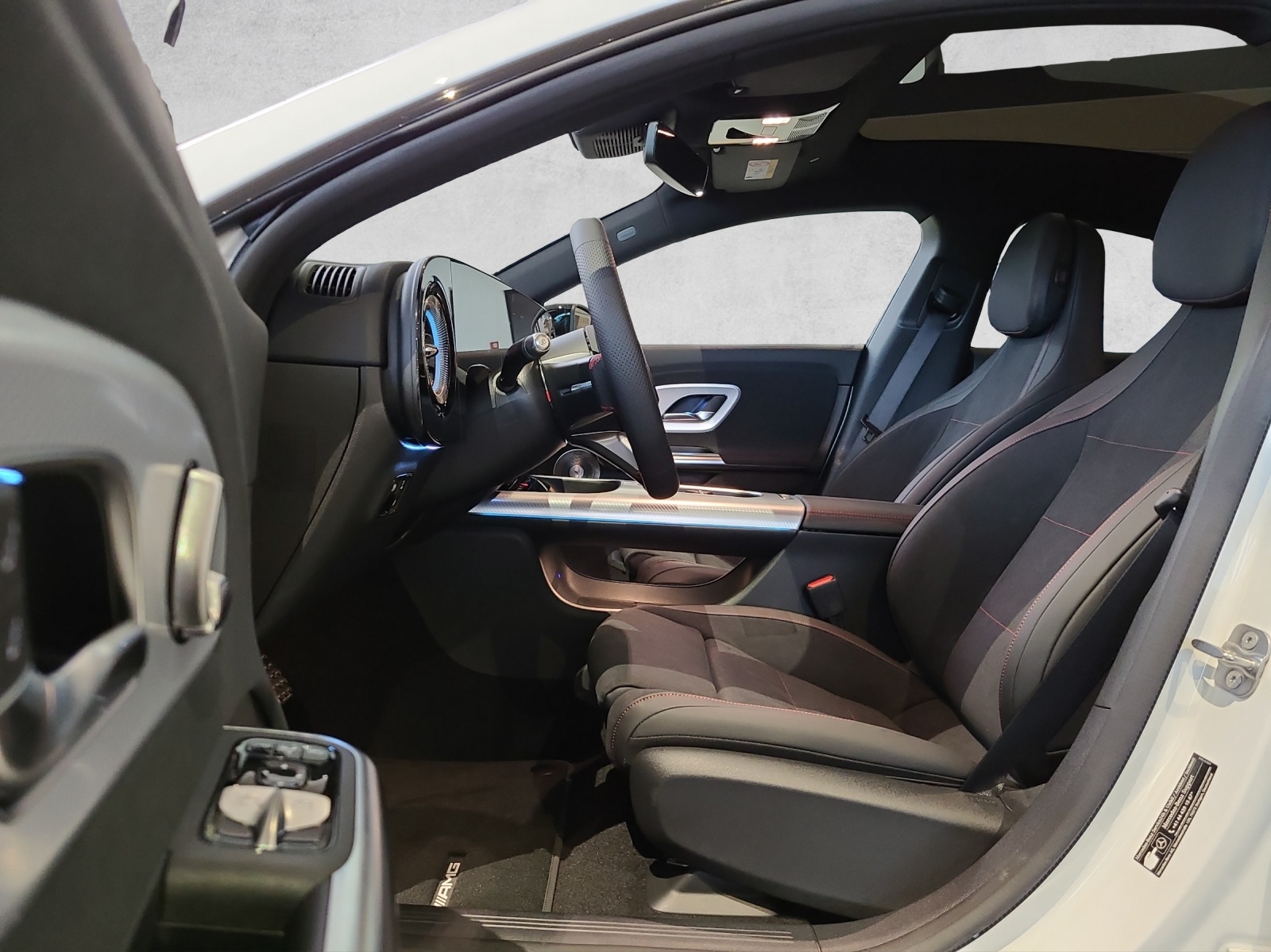 MERCEDES-BENZ CLA 220 8G-DCT 4Matic-image-7