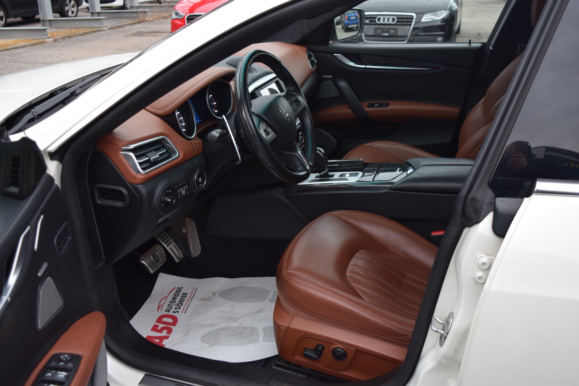 MASERATI Ghibli S Q4 3.0 V6 Automatica-image-18