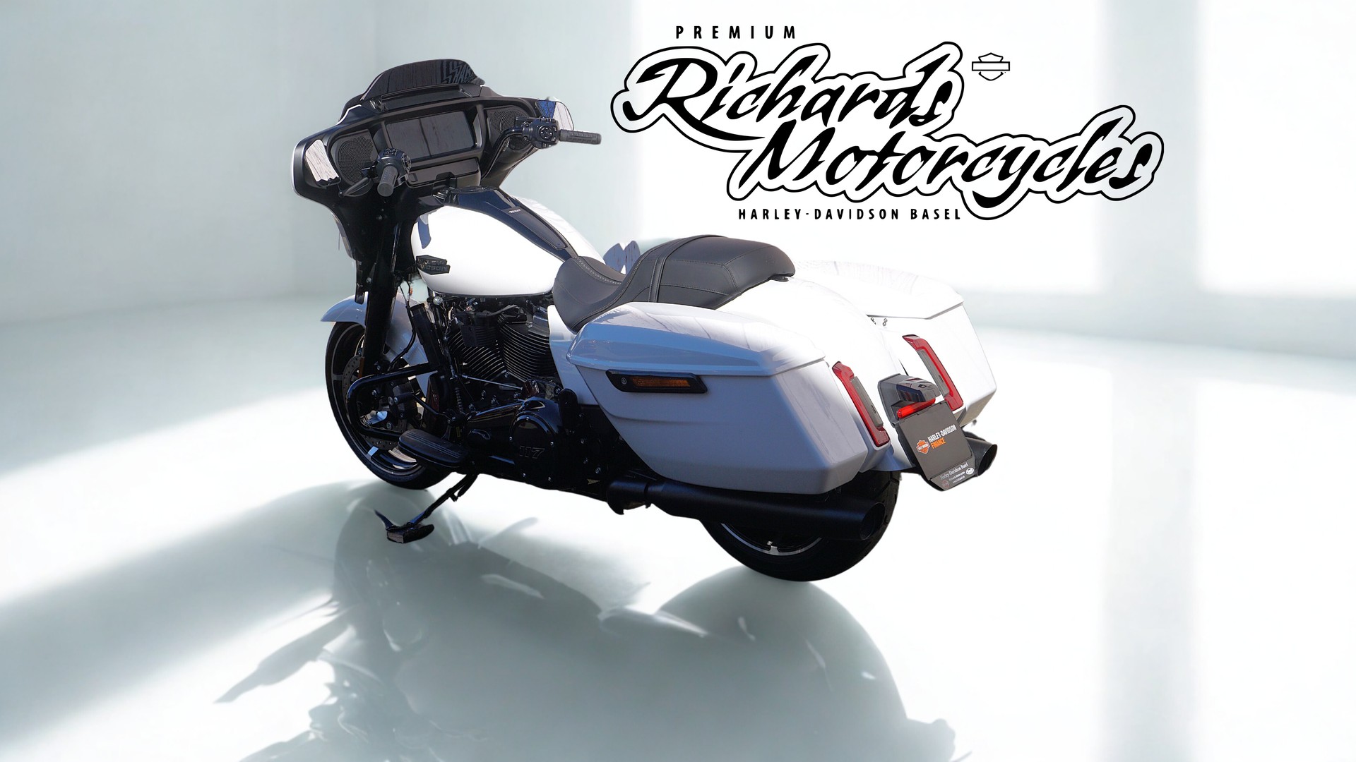 HARLEY-DAVIDSON FLHX Street Glide Black Finish 117-image-5