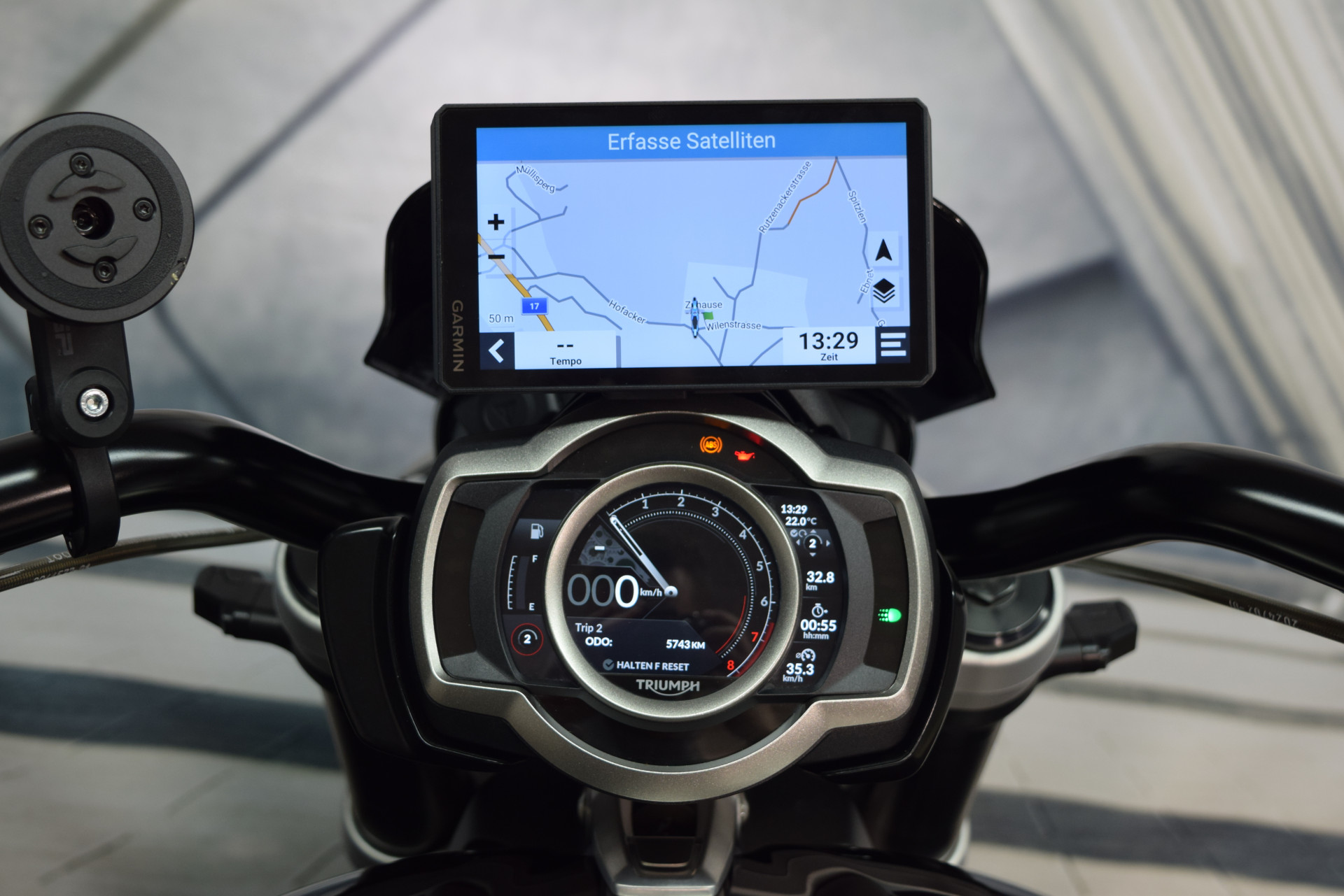 TRIUMPH Rocket 3 GT (R) inkl. Heckumbau & Navi-image-8