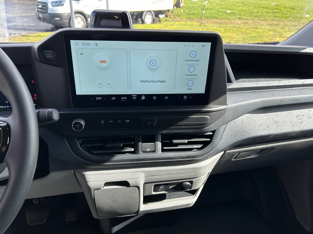 FORD Transit Custom Van 320 L1 2.5 Duratec 233 Trend PHEV-image-10