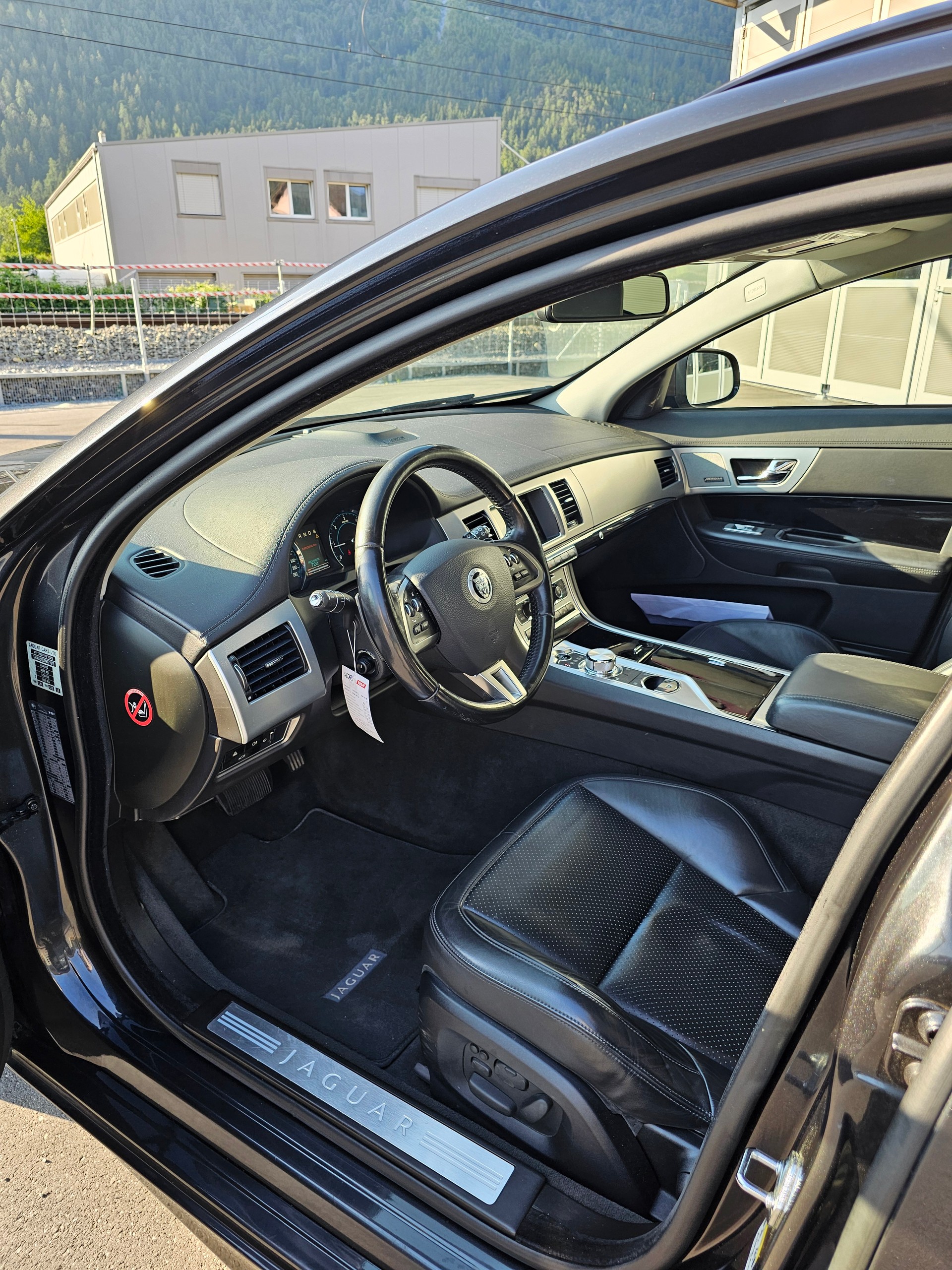 JAGUAR XF Sportbrake 3.0d S V6 Premium Luxury-image-12