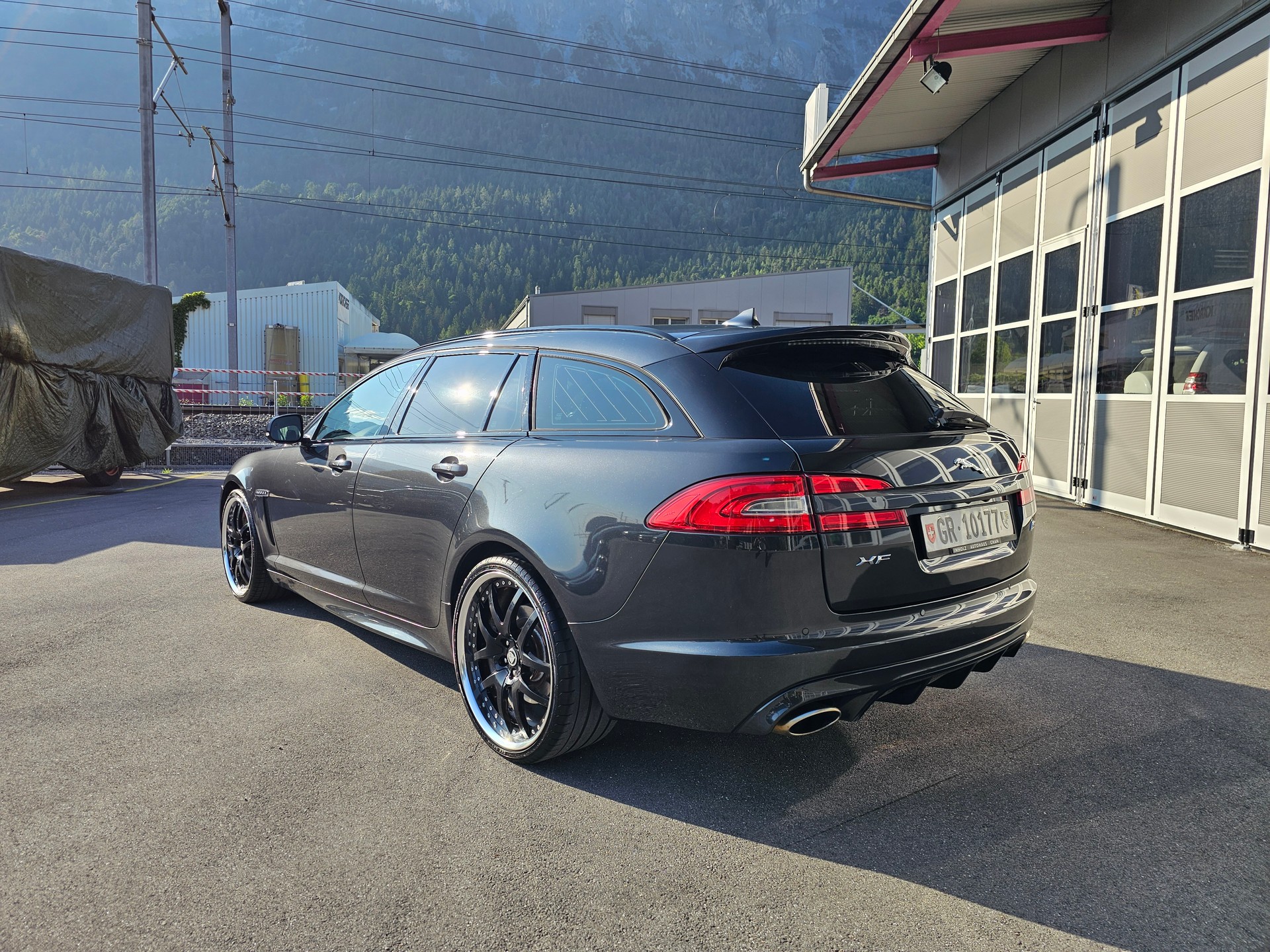 JAGUAR XF Sportbrake 3.0d S V6 Premium Luxury-image-2
