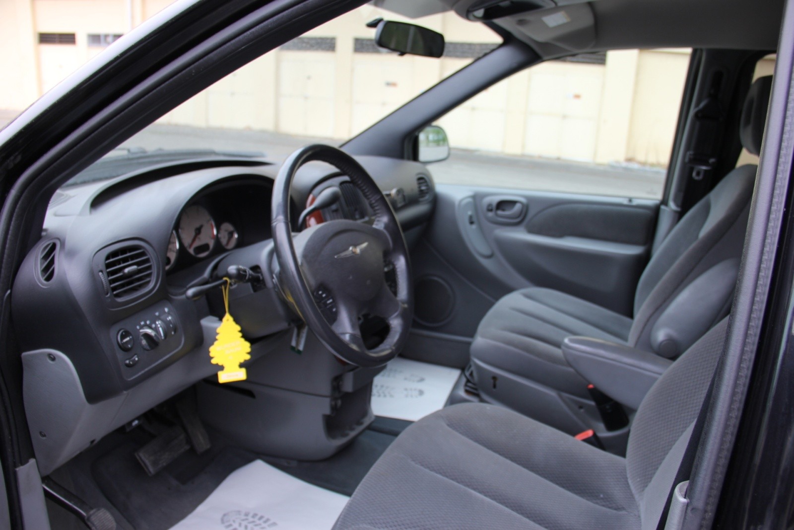 CHRYSLER Grand Voy. 2.8 CRD LX Automatic-image-7