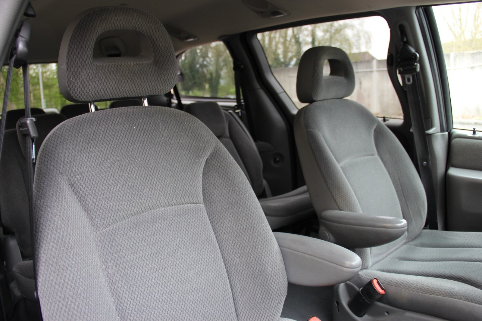 CHRYSLER Grand Voy. 2.8 CRD LX Automatic-image-13