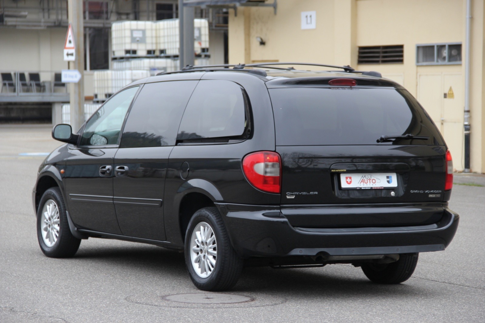 CHRYSLER Grand Voy. 2.8 CRD LX Automatic-showroom-element-2