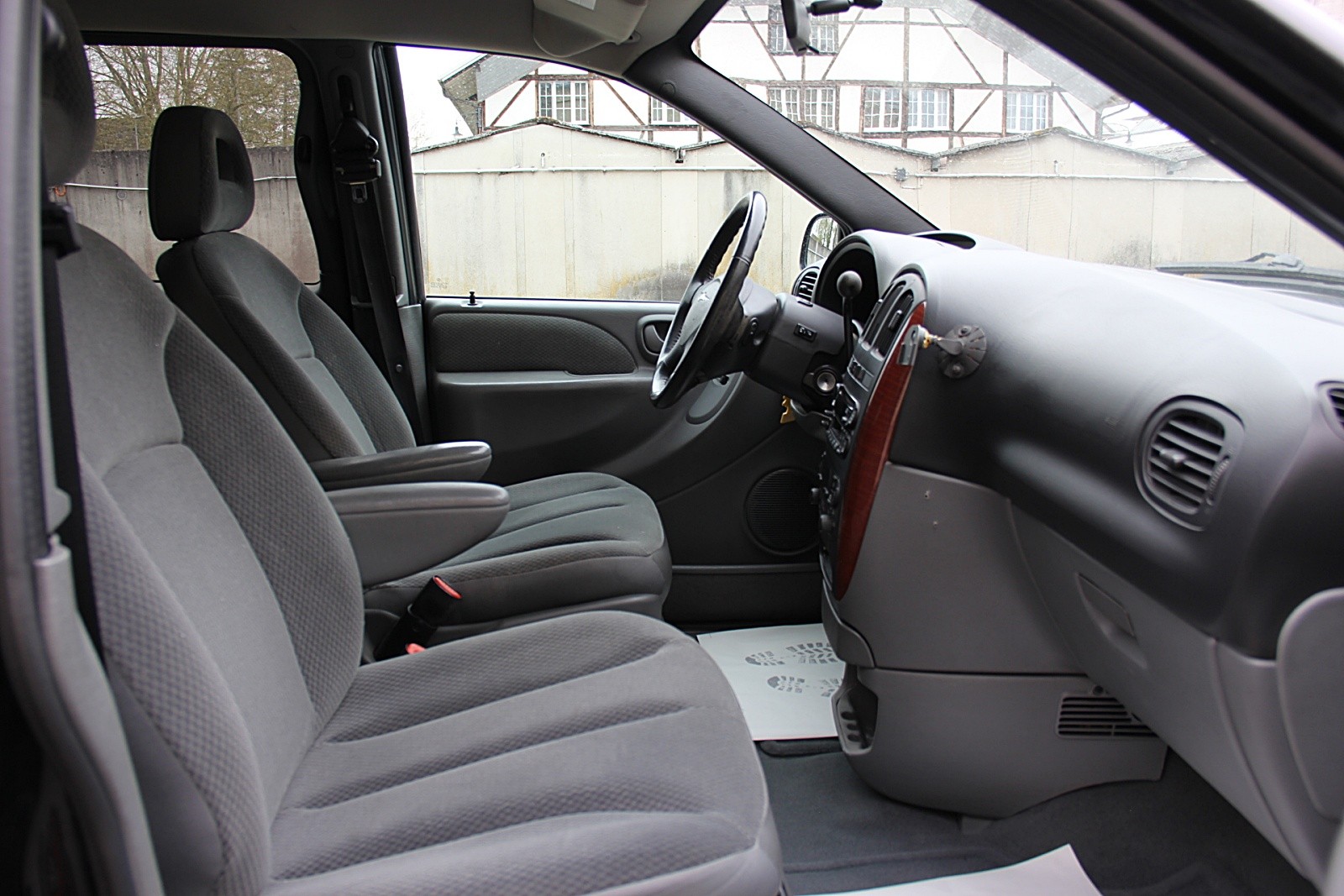 CHRYSLER Grand Voy. 2.8 CRD LX Automatic-image-12