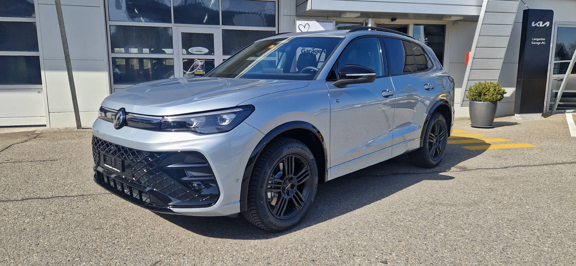 VW Tiguan 2.0 TDI SCR R-Line DSG 4motion-image-1