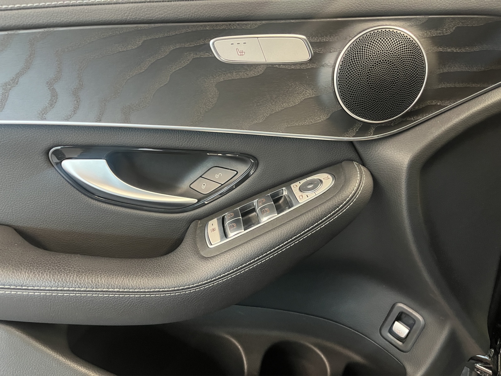 MERCEDES-BENZ GLC 200 4M Night Star-image-9