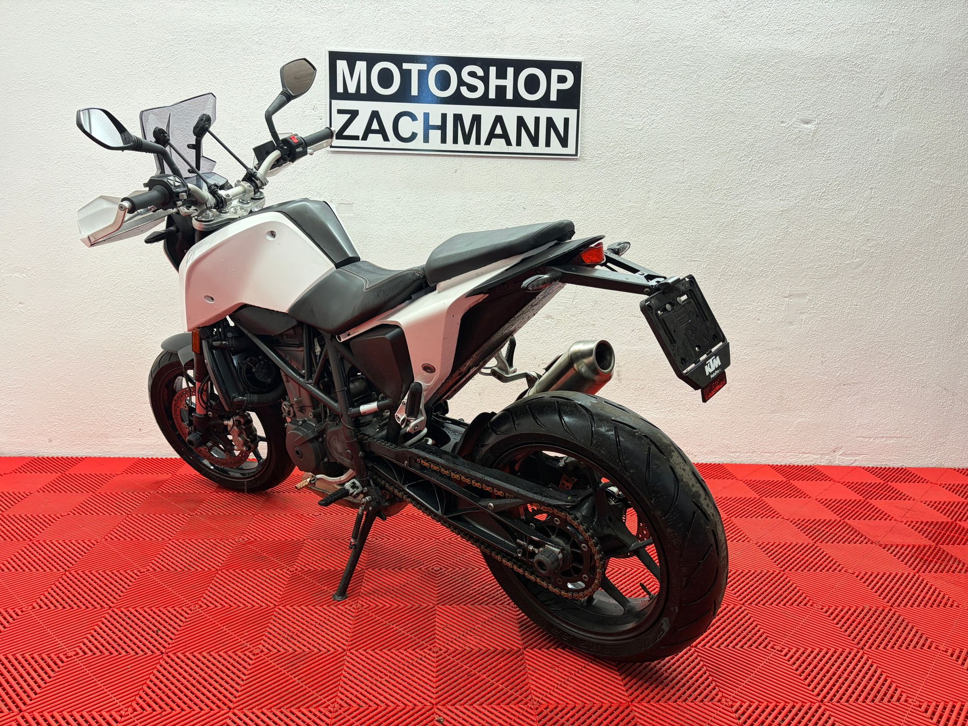 KTM 690 Duke ABS (35kW)-image-4