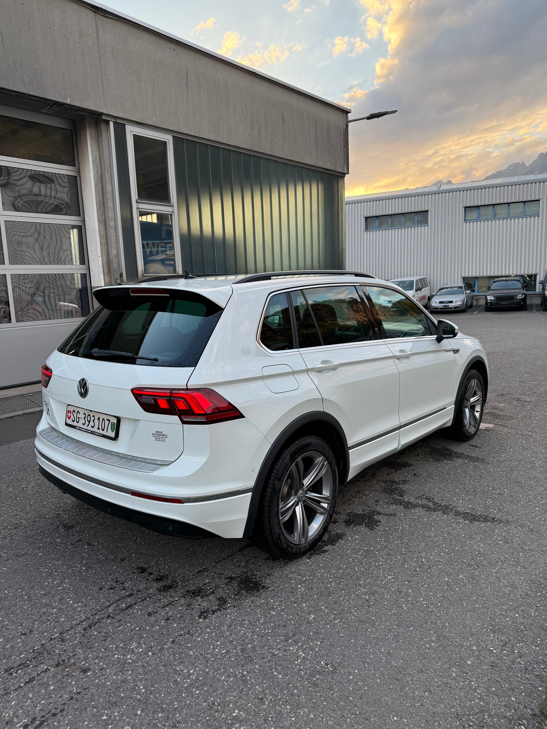 VW Tiguan 2.0 TDI R-Line Trendline 4Motion DSG-image-24