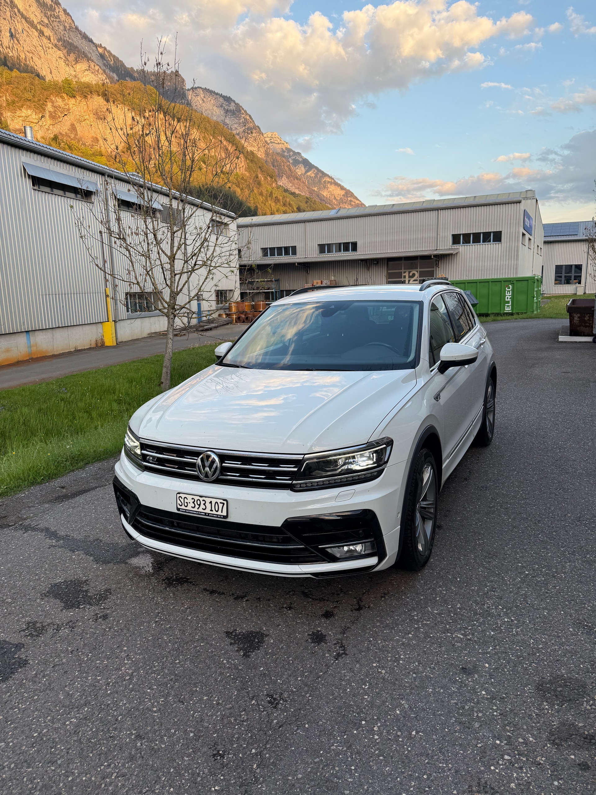 VW Tiguan 2.0 TDI R-Line Trendline 4Motion DSG-image-6