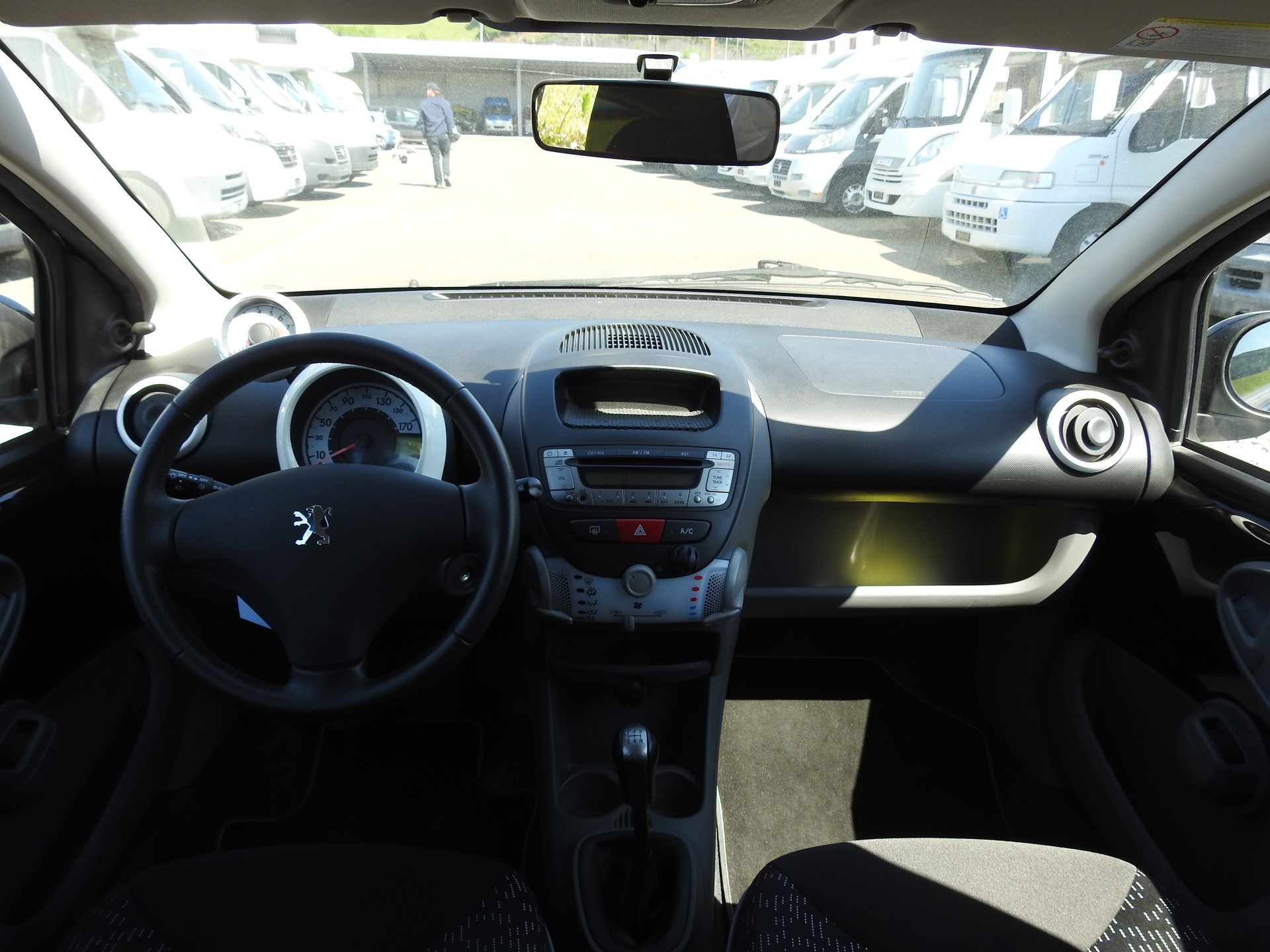 PEUGEOT 107 1.0 Trendy-image-13