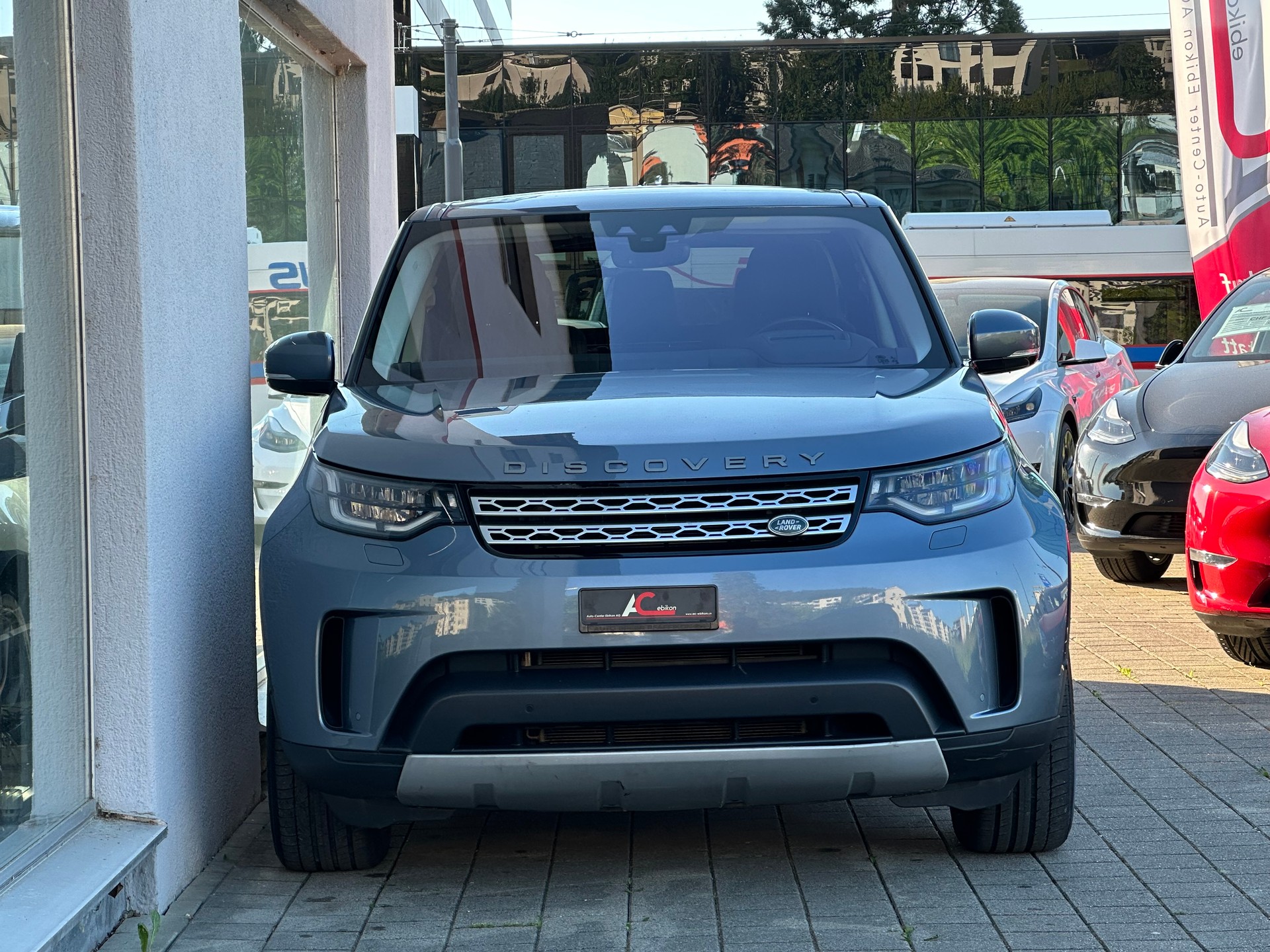 LAND ROVER Discovery 2.0 SD4 HSE Luxury Automatic-showroom-element-3