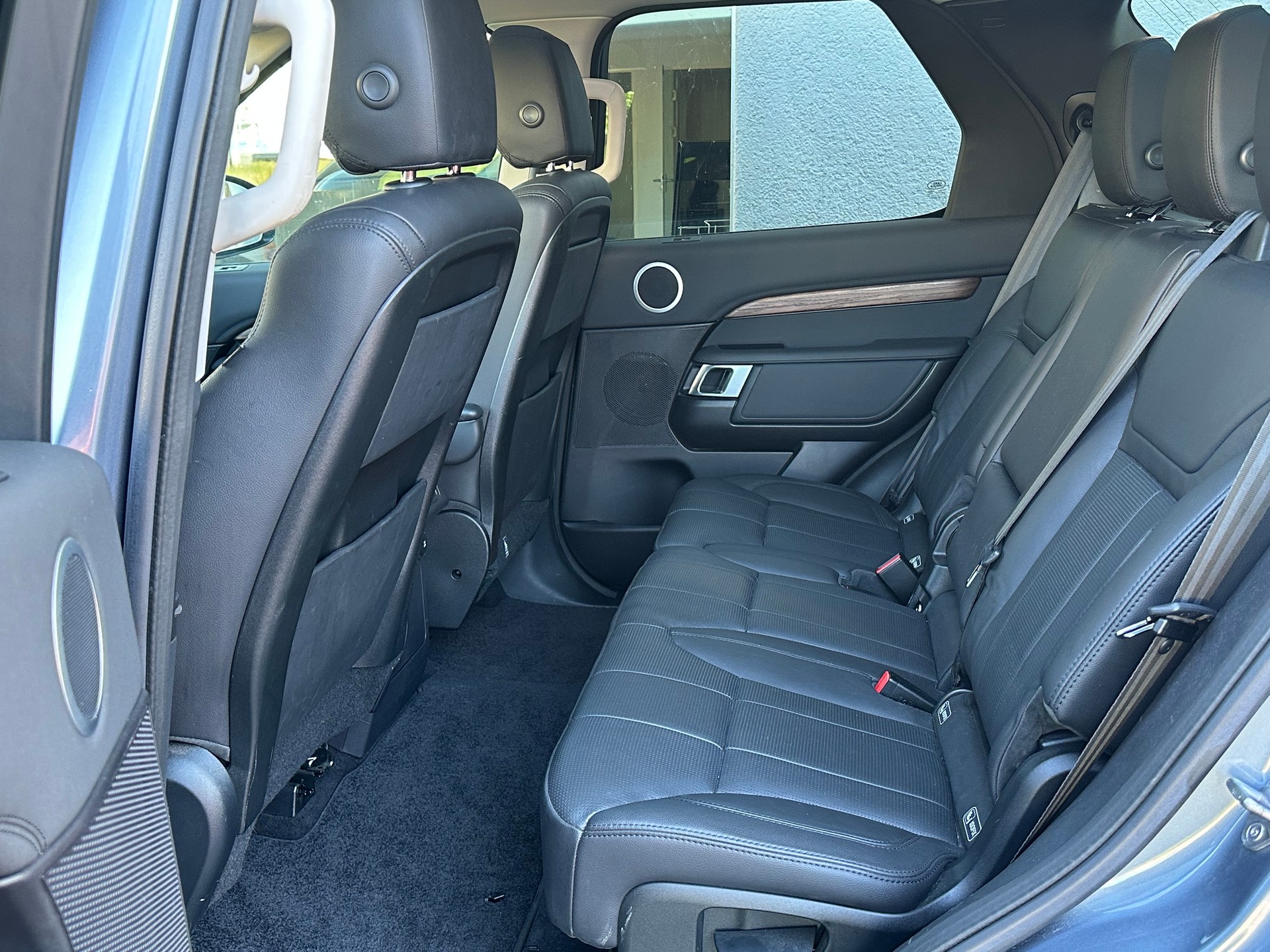 LAND ROVER Discovery 2.0 SD4 HSE Luxury Automatic-image-5