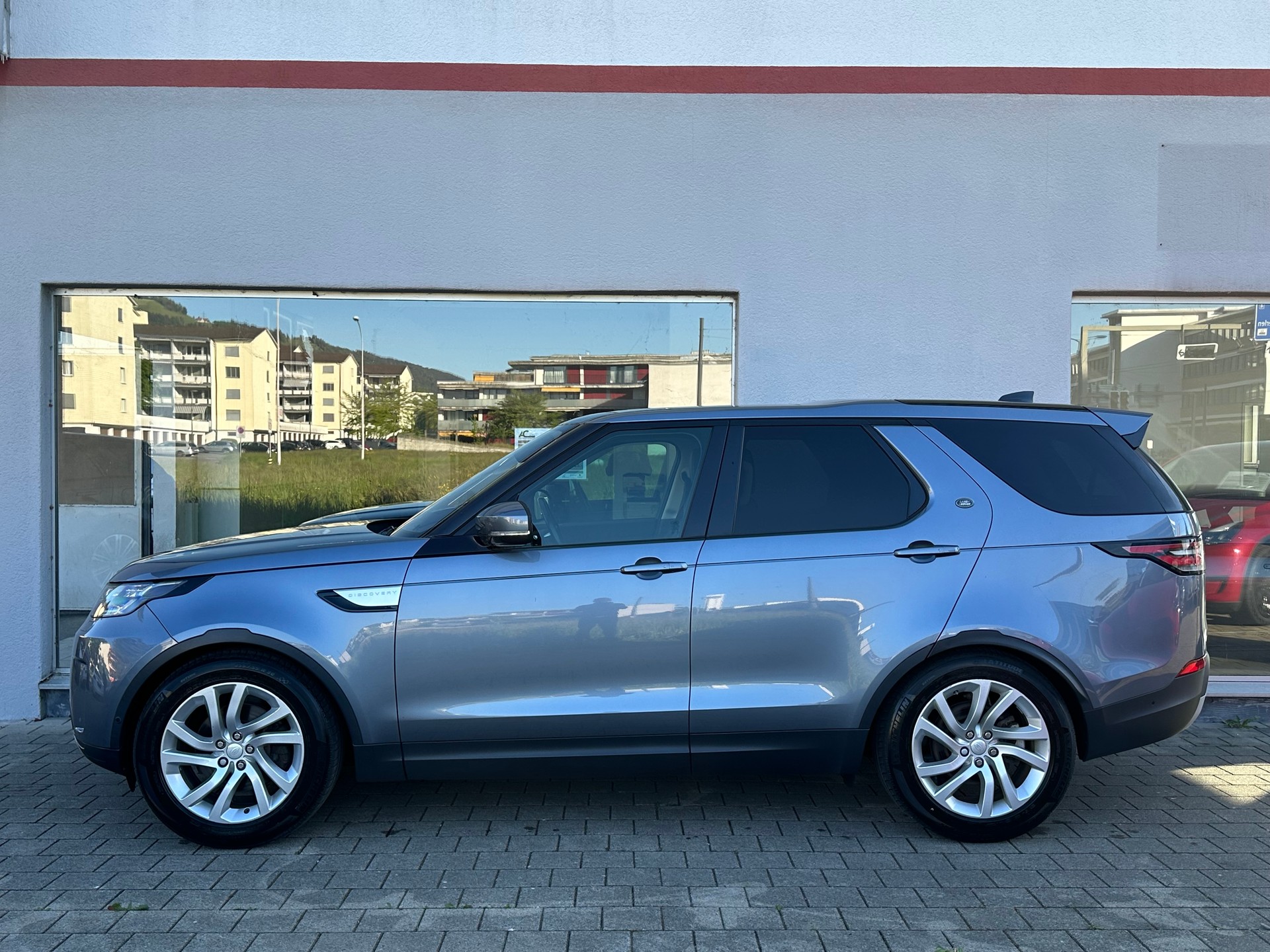 LAND ROVER Discovery 2.0 SD4 HSE Luxury Automatic-showroom-element-2