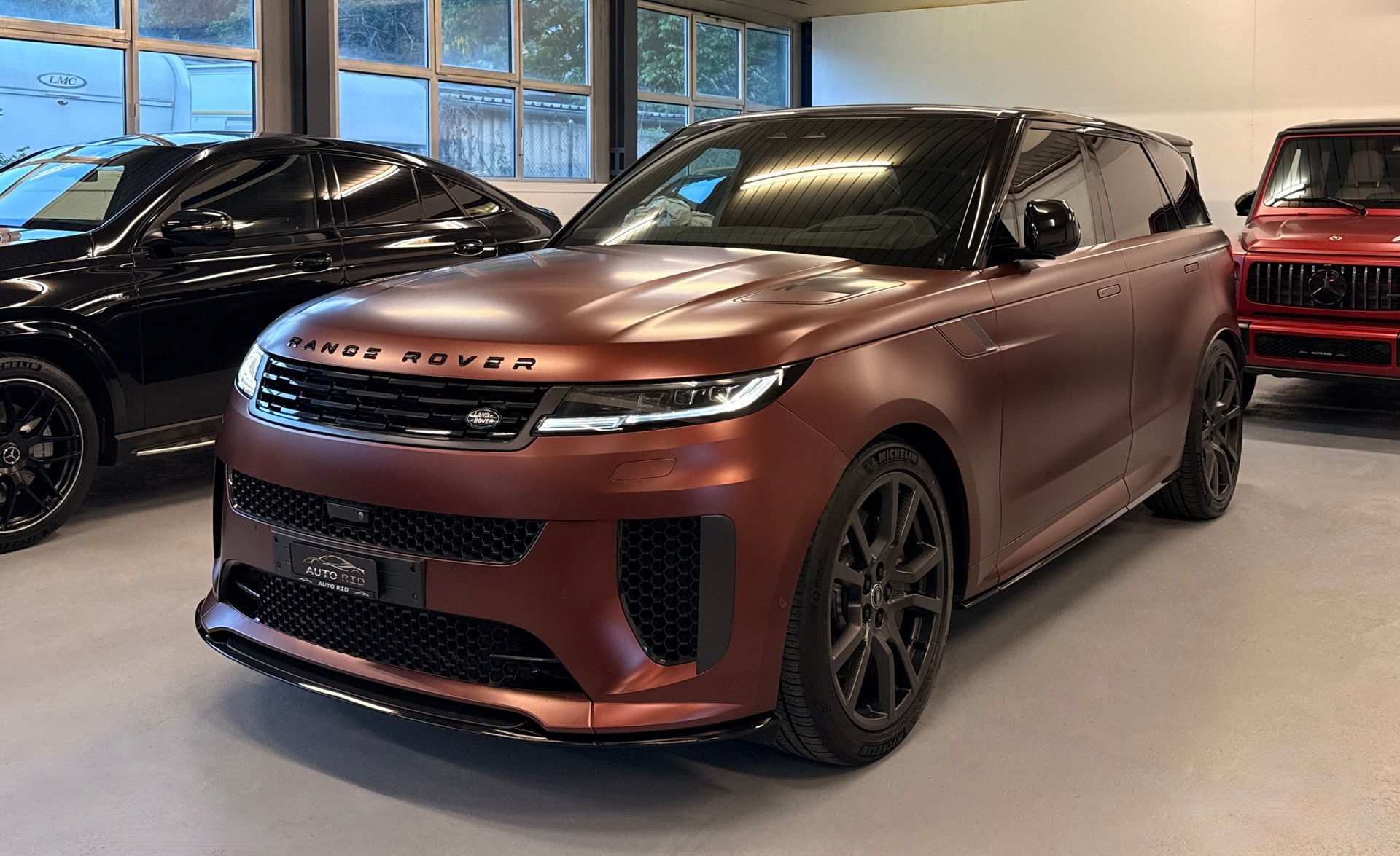 LAND ROVER Range Rover Sport P635 4.4 V8 SV Editon Two-showroom-element-2