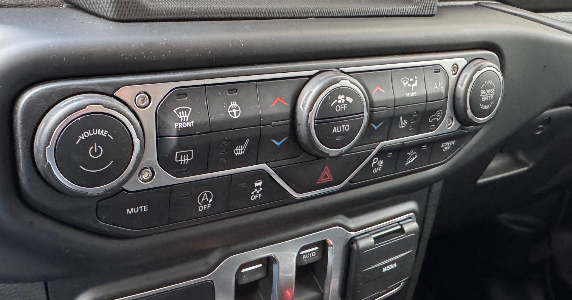 JEEP Wrangler 2.2MJ Overland Automatic-image-19