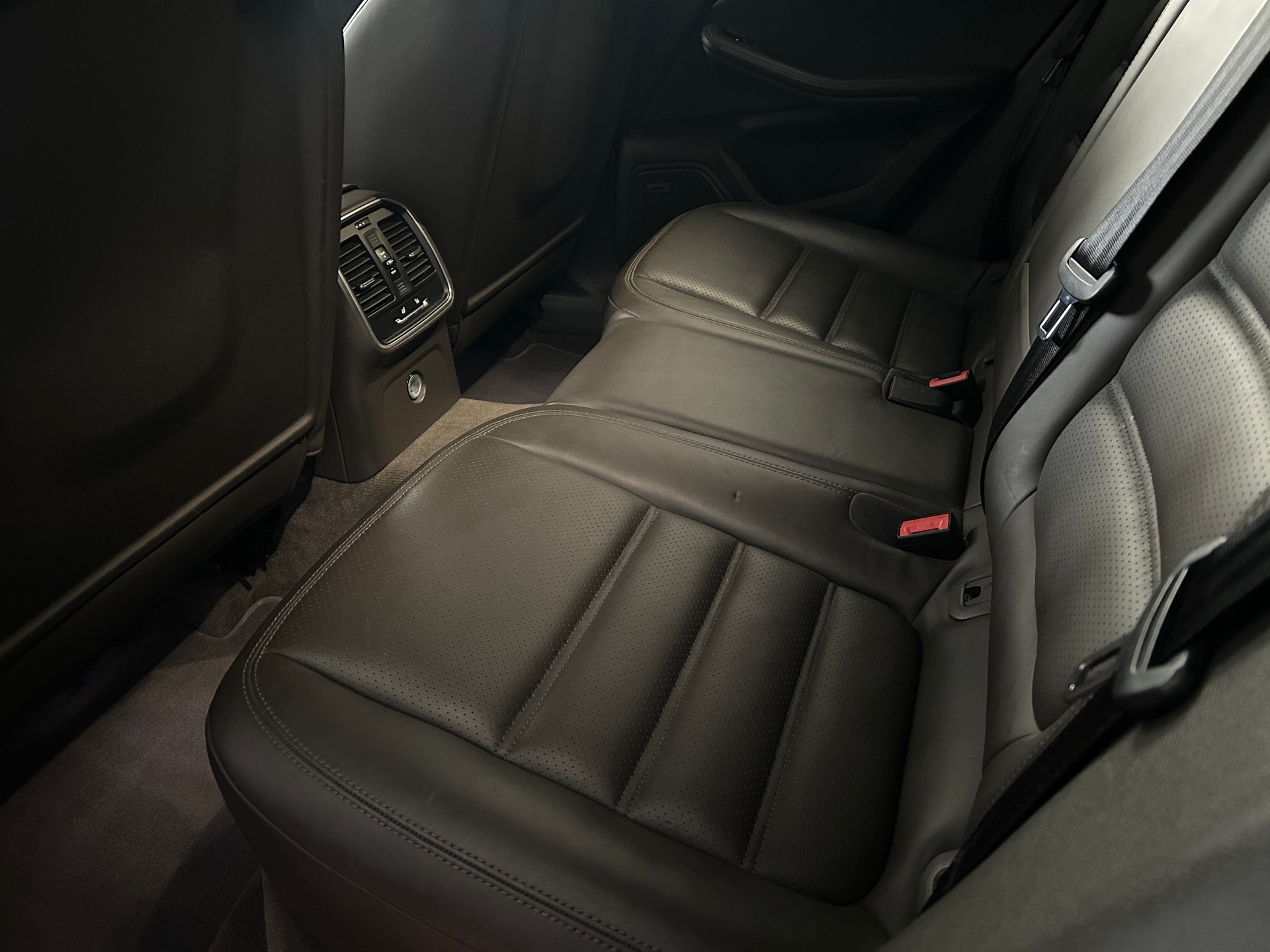 PORSCHE Macan Turbo PDK -Leder-DAB-Adaptive Sportsitze-Tempostat-Carbon Interieur-image-18