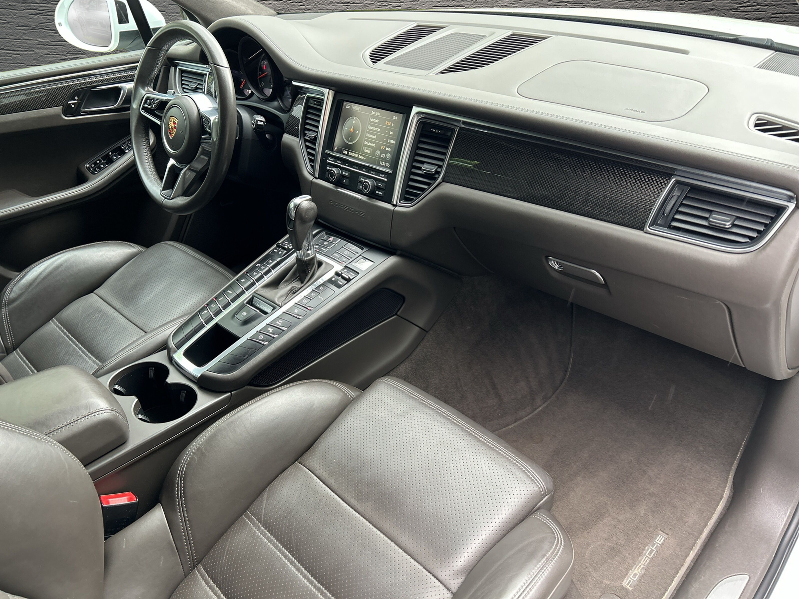 PORSCHE Macan Turbo PDK -Leder-DAB-Adaptive Sportsitze-Tempostat-Carbon Interieur-image-7