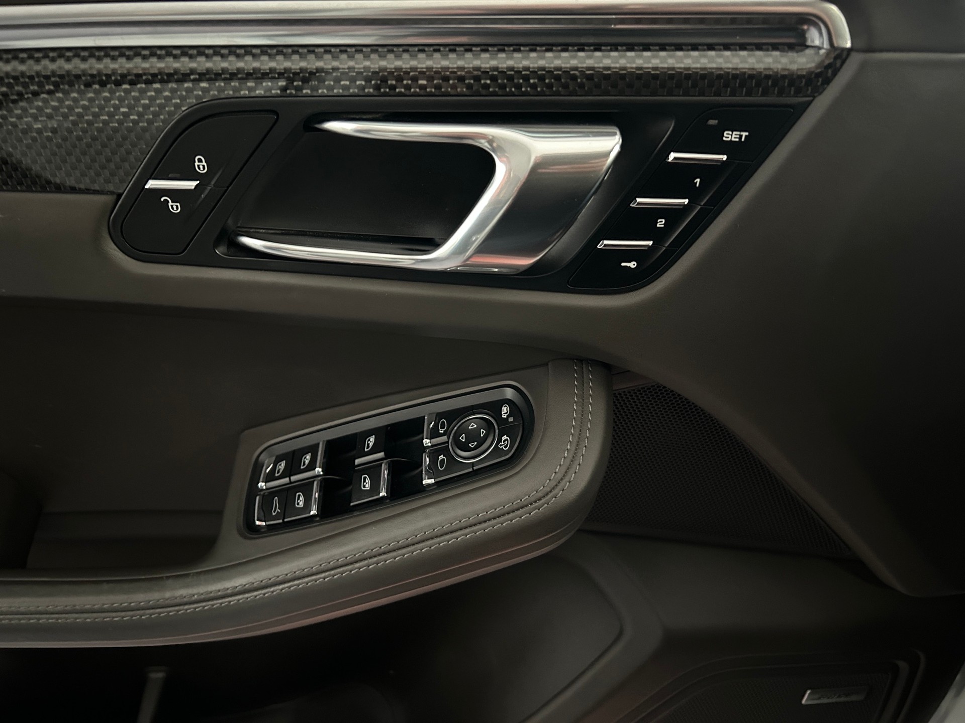 PORSCHE Macan Turbo PDK -Leder-DAB-Adaptive Sportsitze-Tempostat-Carbon Interieur-image-16