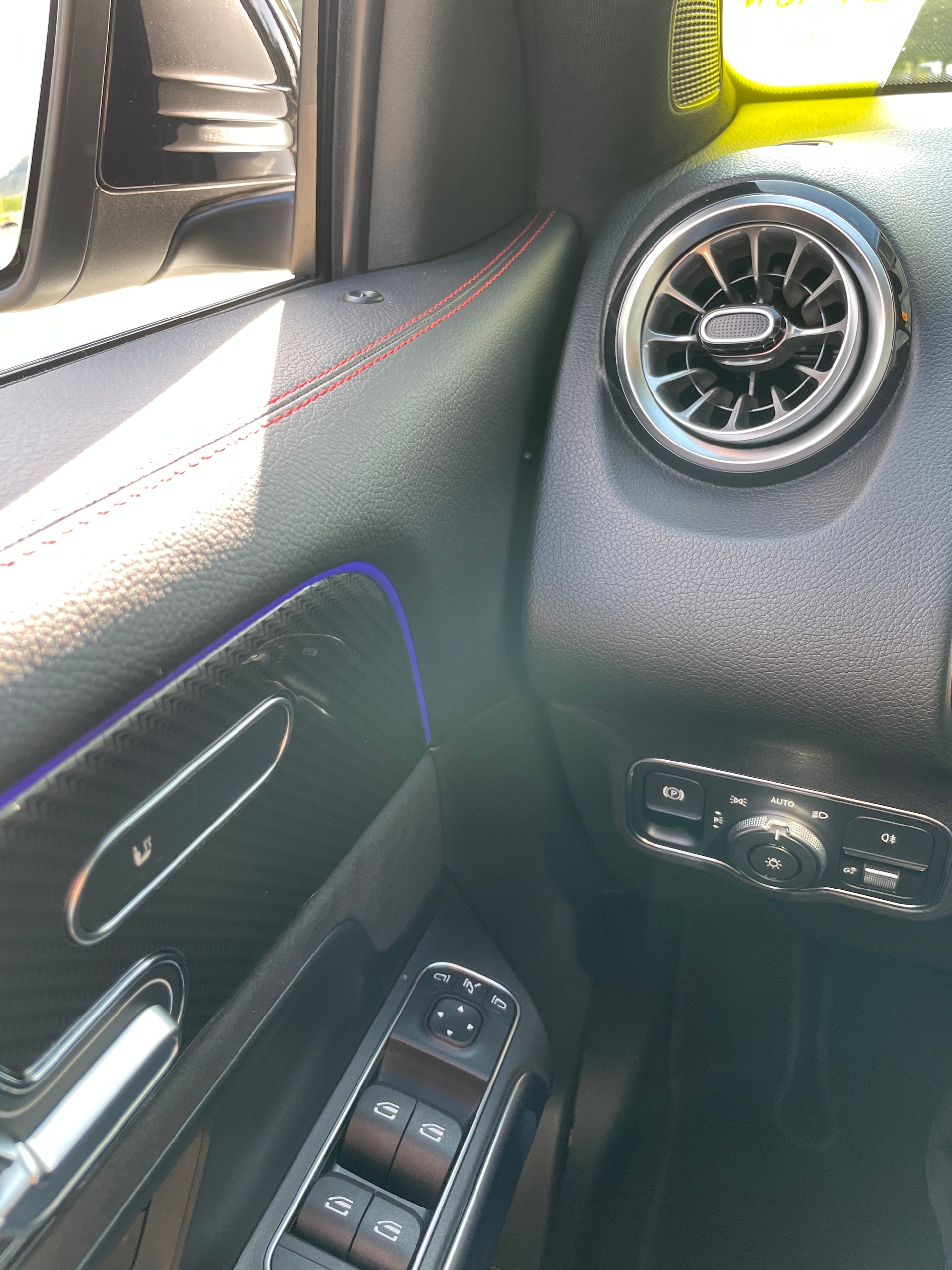 MERCEDES-BENZ GLB 35 AMG 4Matic 8G-Tronic-image-29
