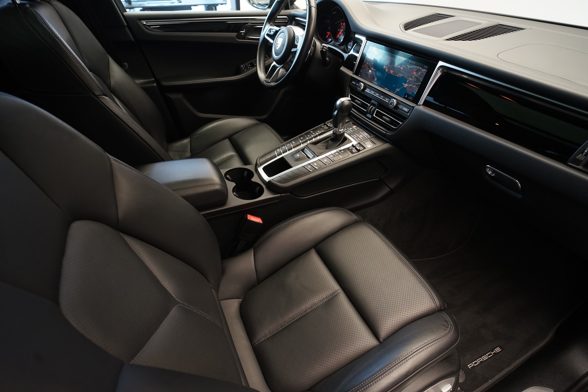 PORSCHE Macan S PDK-image-13