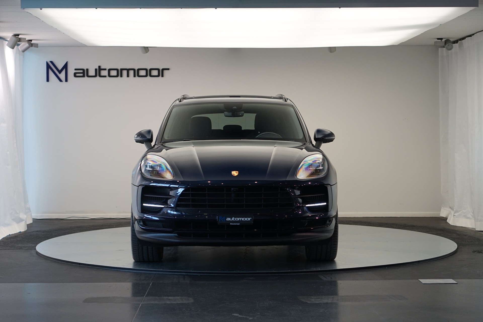 PORSCHE Macan S PDK-showroom-element-1