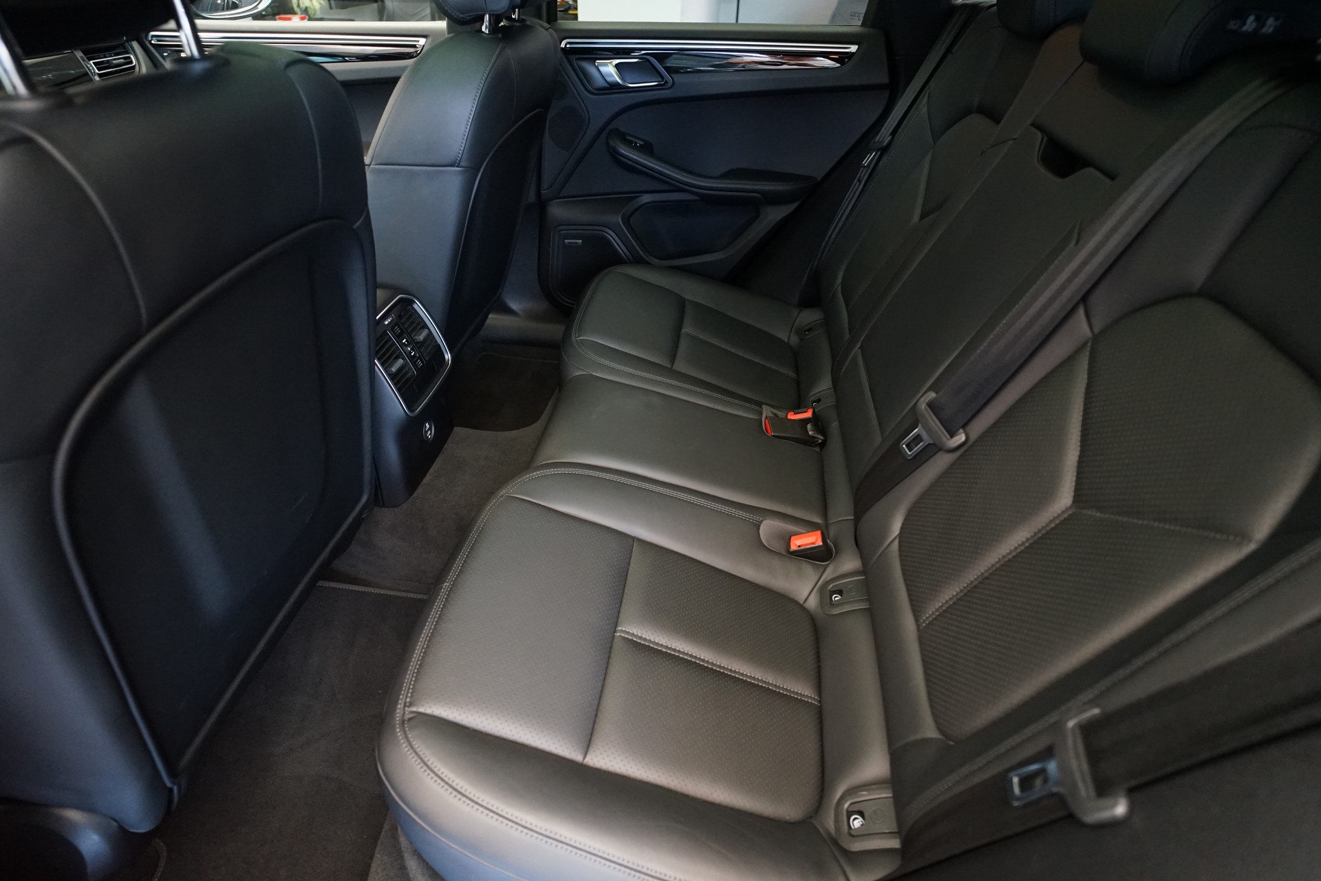 PORSCHE Macan S PDK-image-17