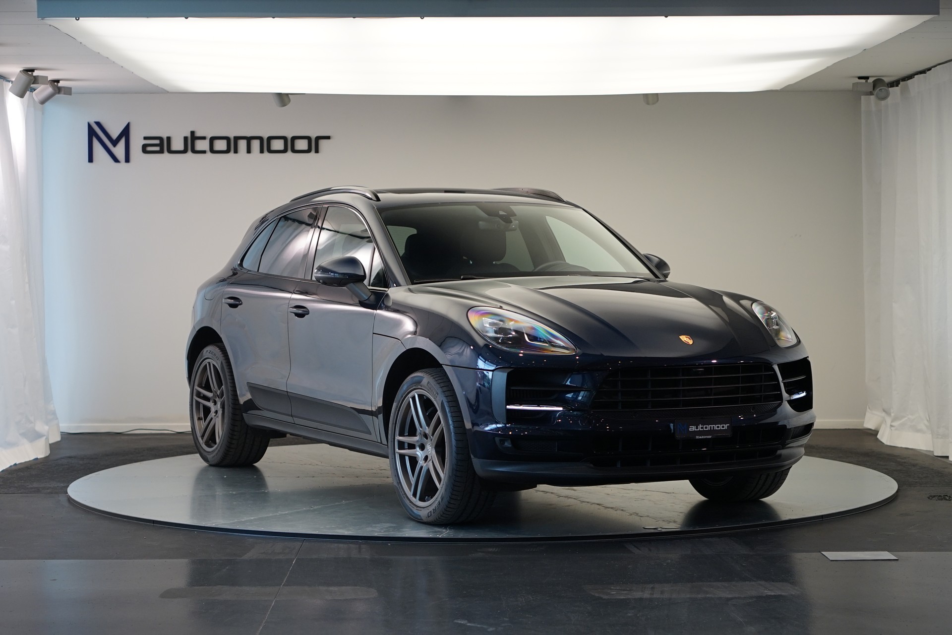 PORSCHE Macan S PDK-showroom-element-2