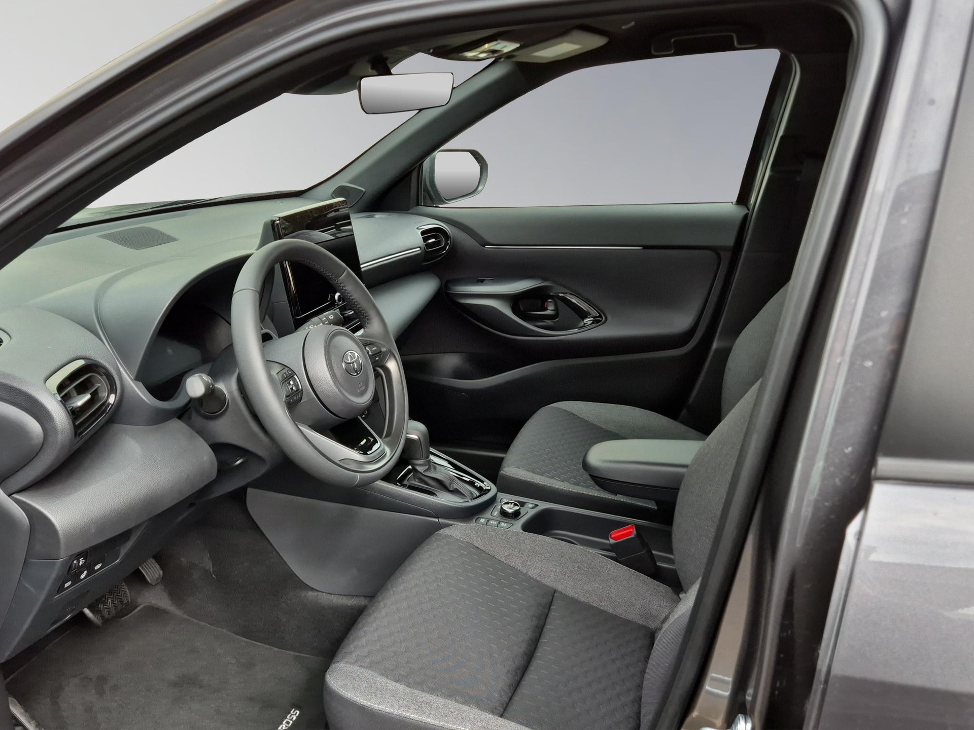 TOYOTA Yaris Cross 1.5 VVT-i HSD Trend AWD-i-image-8