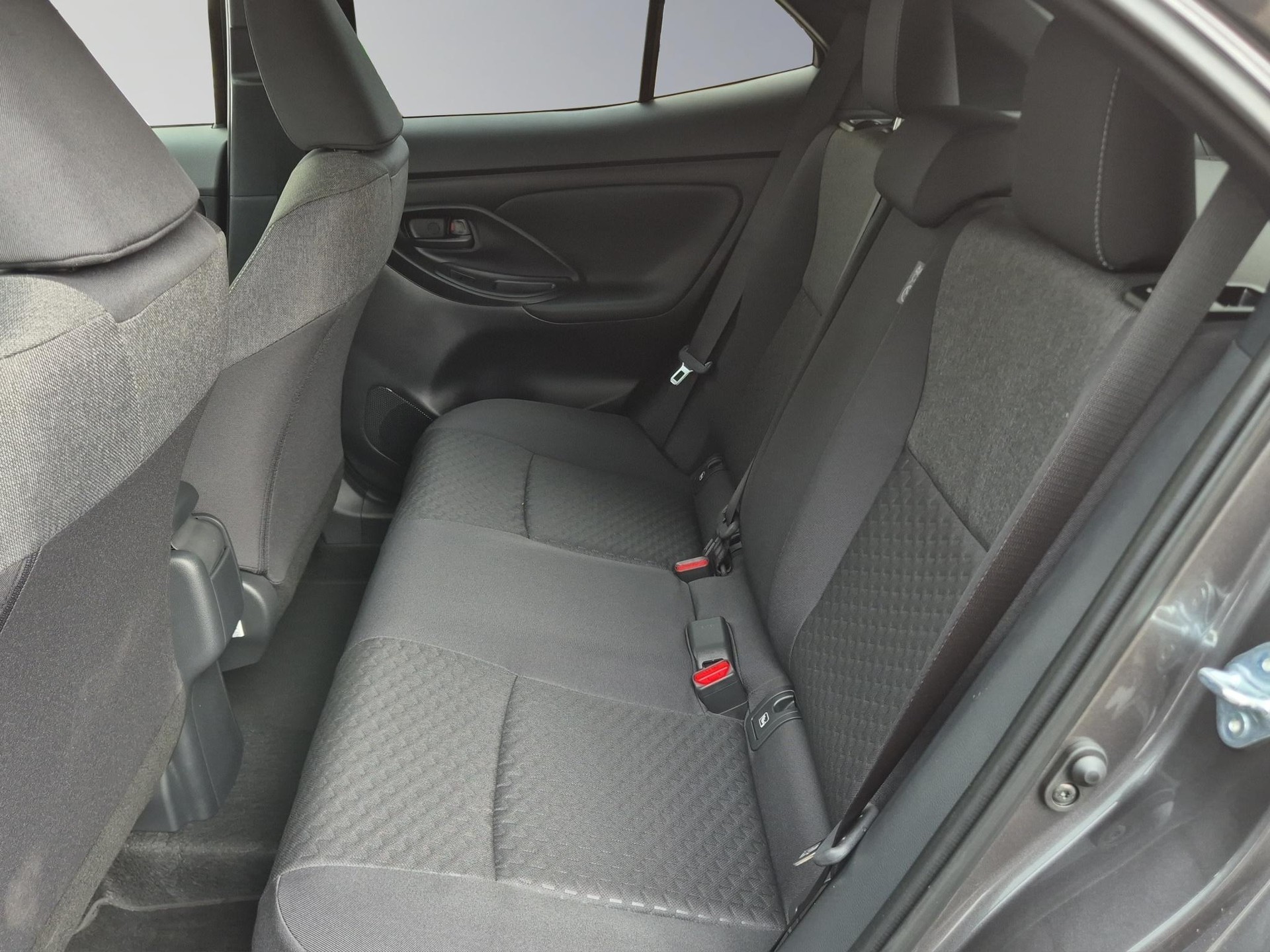 TOYOTA Yaris Cross 1.5 VVT-i HSD Trend AWD-i-image-16