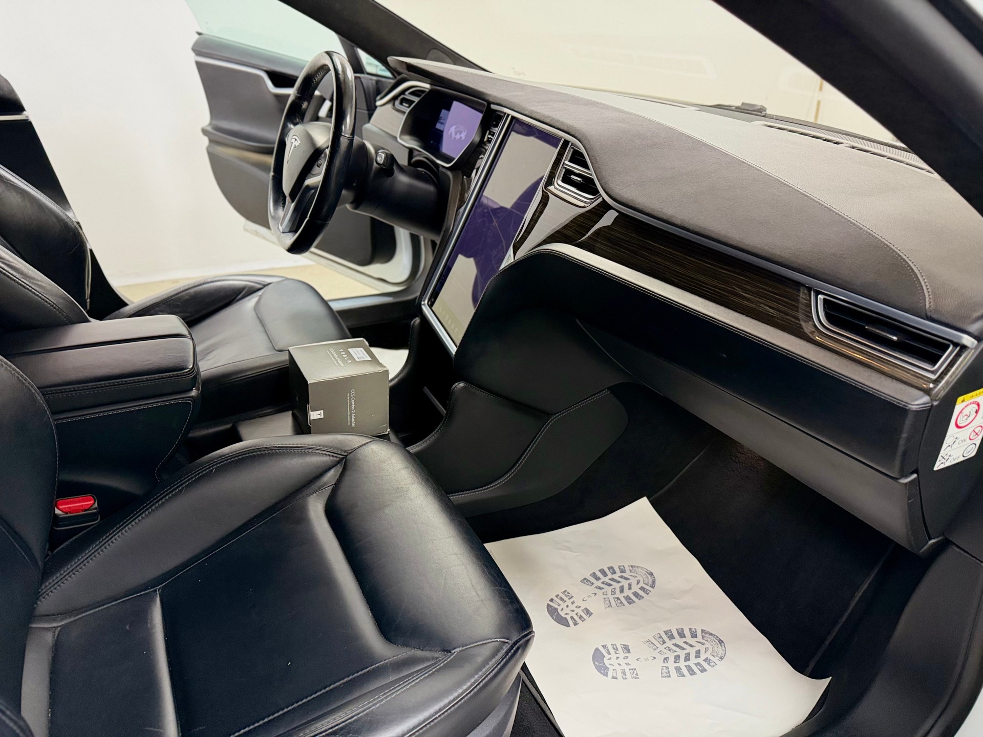 TESLA Model S 85 D Performance FREE SUPERCHARGER-image-13