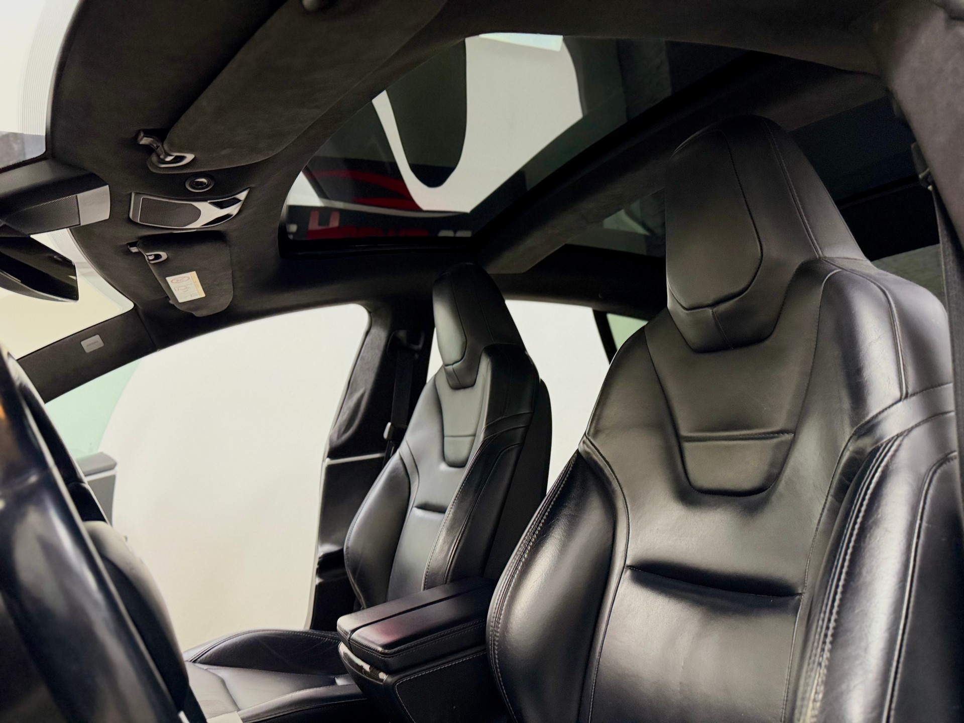 TESLA Model S 85 D Performance FREE SUPERCHARGER-image-9