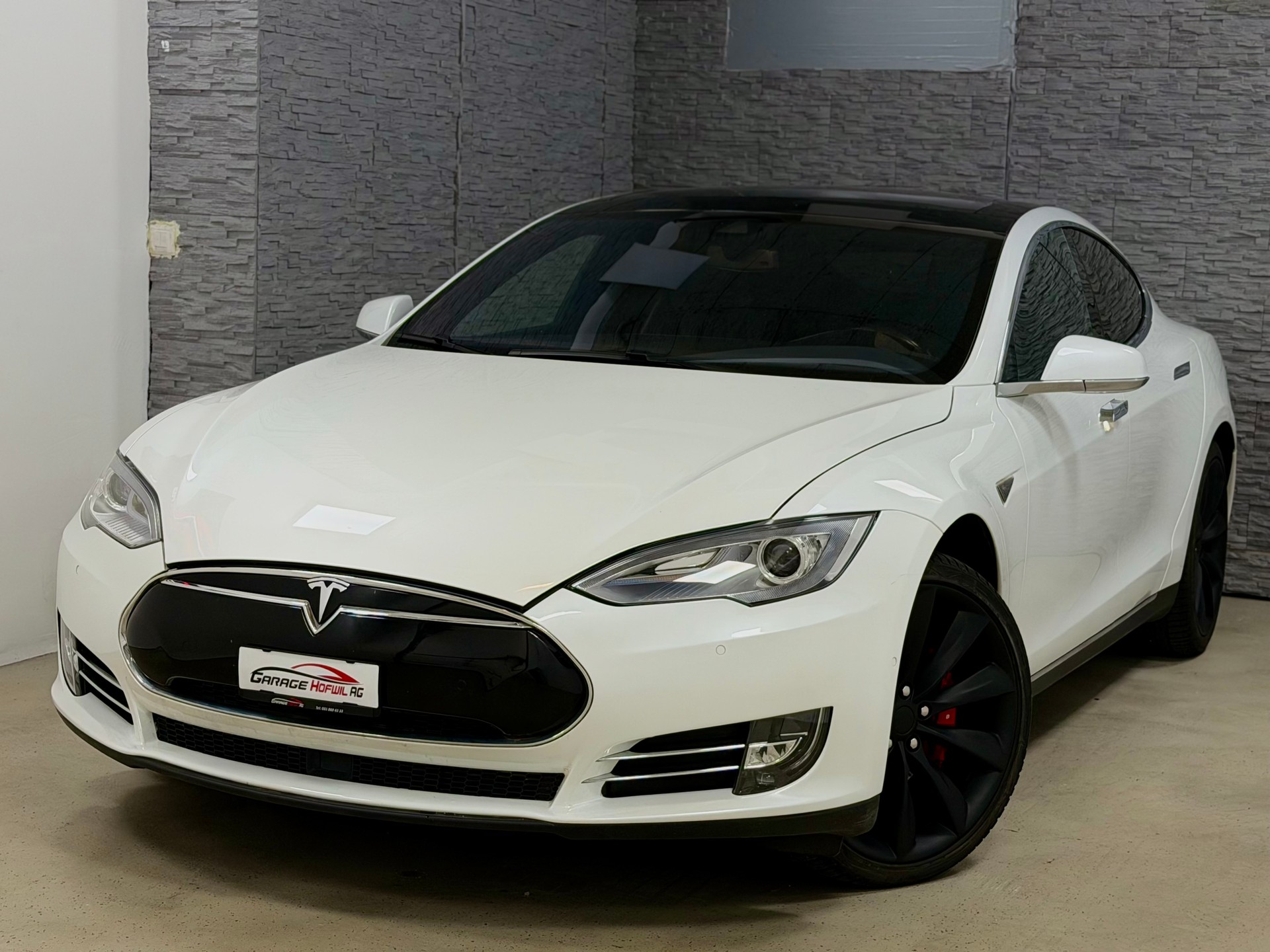 TESLA Model S 85 D Performance FREE SUPERCHARGER-image-1