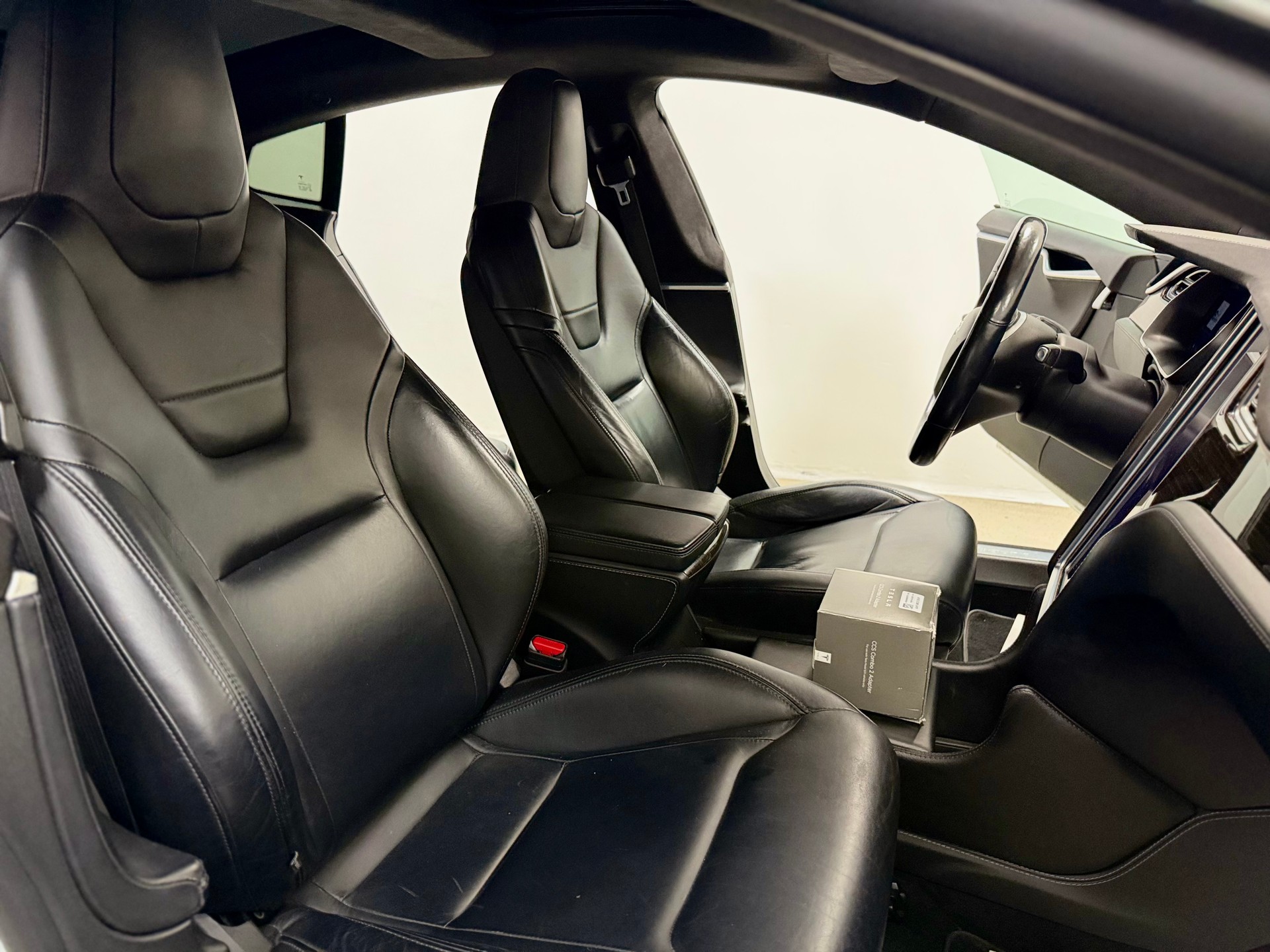 TESLA Model S 85 D Performance FREE SUPERCHARGER-image-15