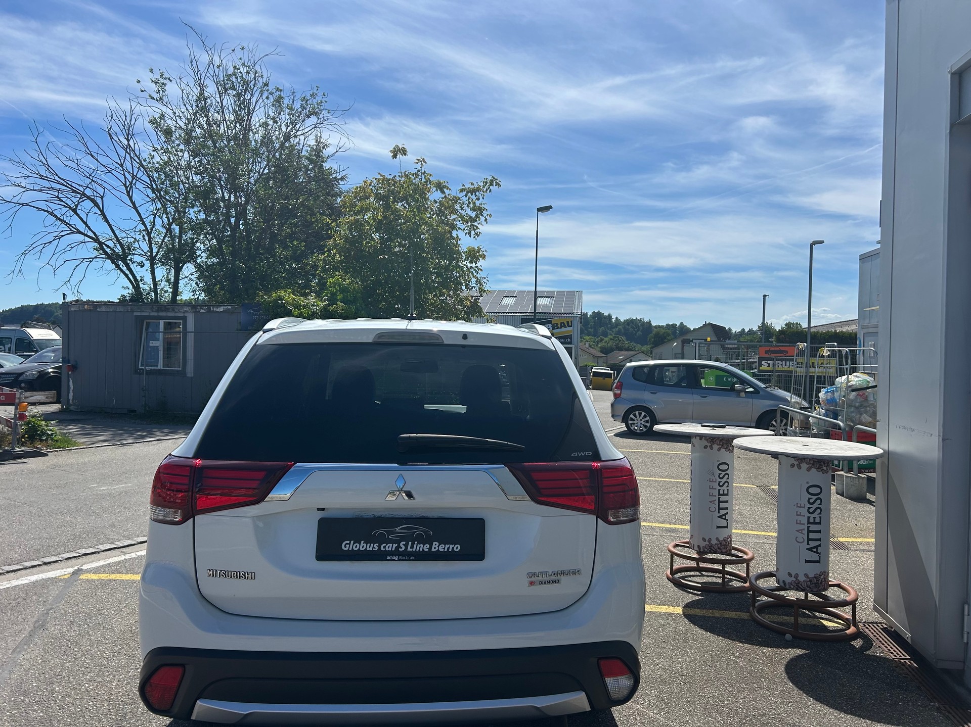 MITSUBISHI Outlander 2.2 DID Diamond 4WD Automatic-image-4