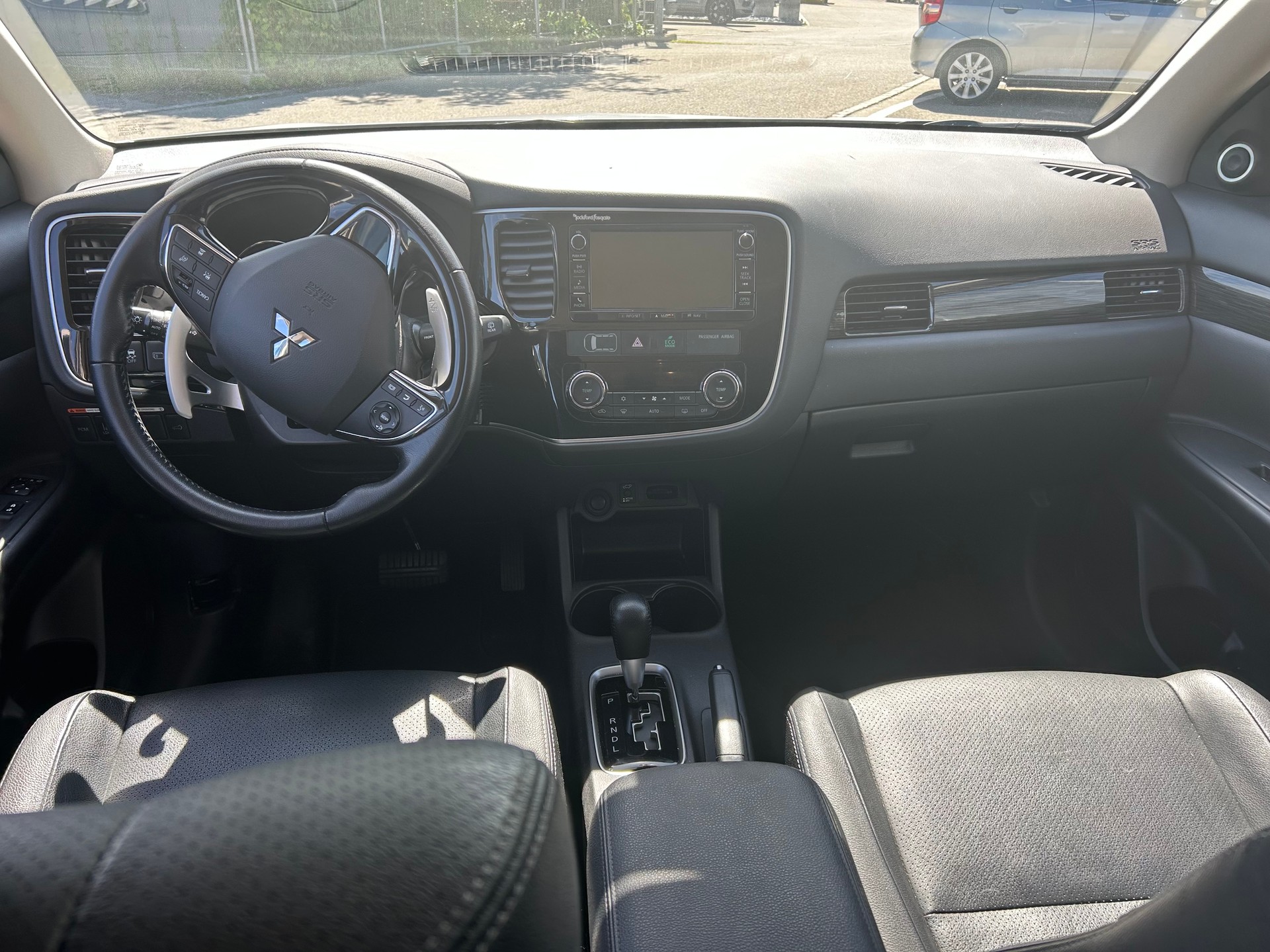 MITSUBISHI Outlander 2.2 DID Diamond 4WD Automatic-image-11