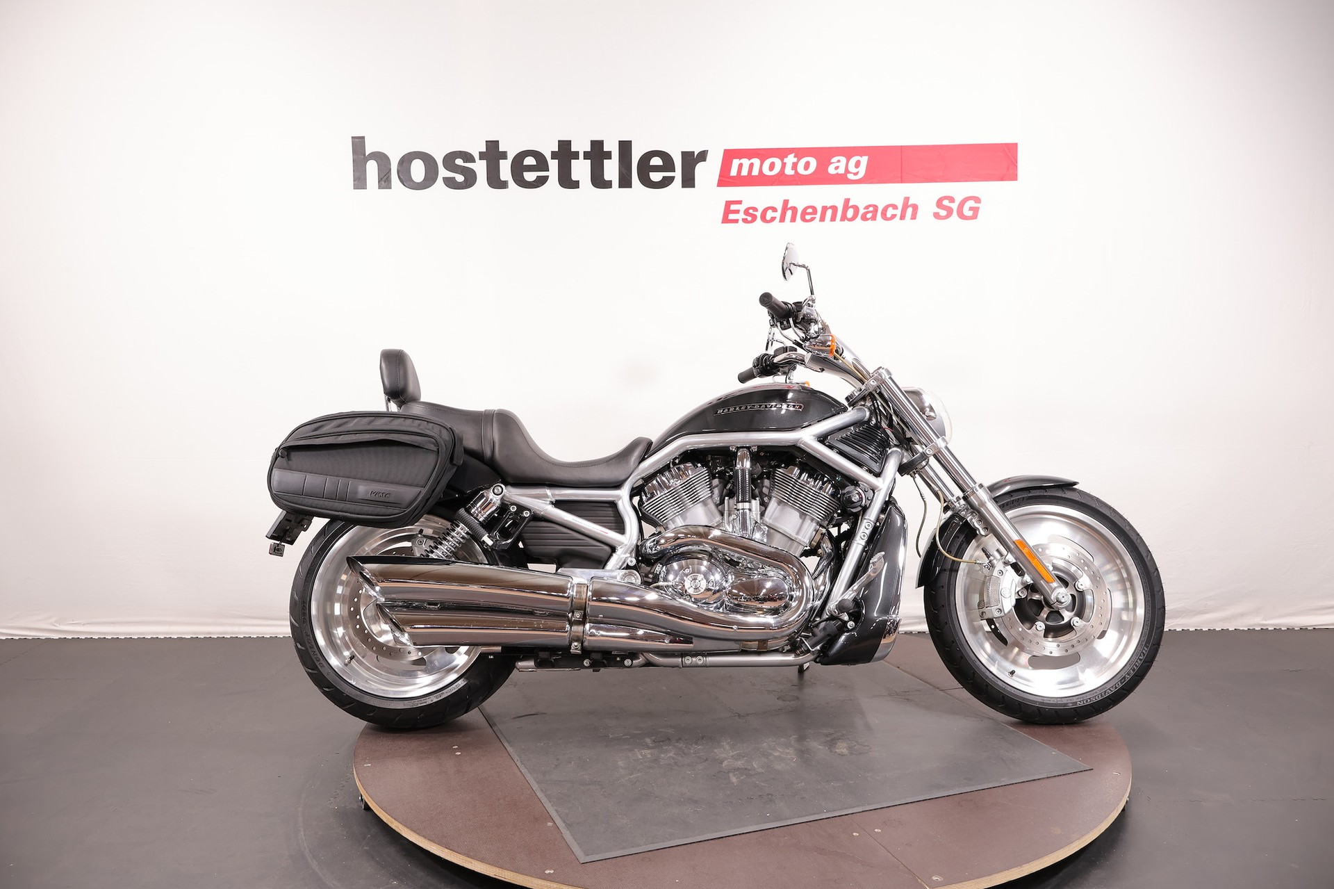 HARLEY-DAVIDSON VRSCAW 1130 V-Road-image-1