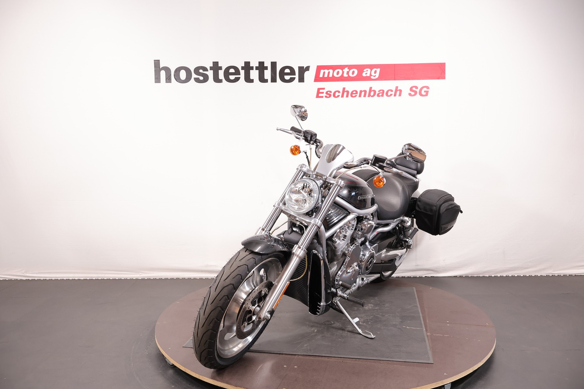 HARLEY-DAVIDSON VRSCAW 1130 V-Road-image-2