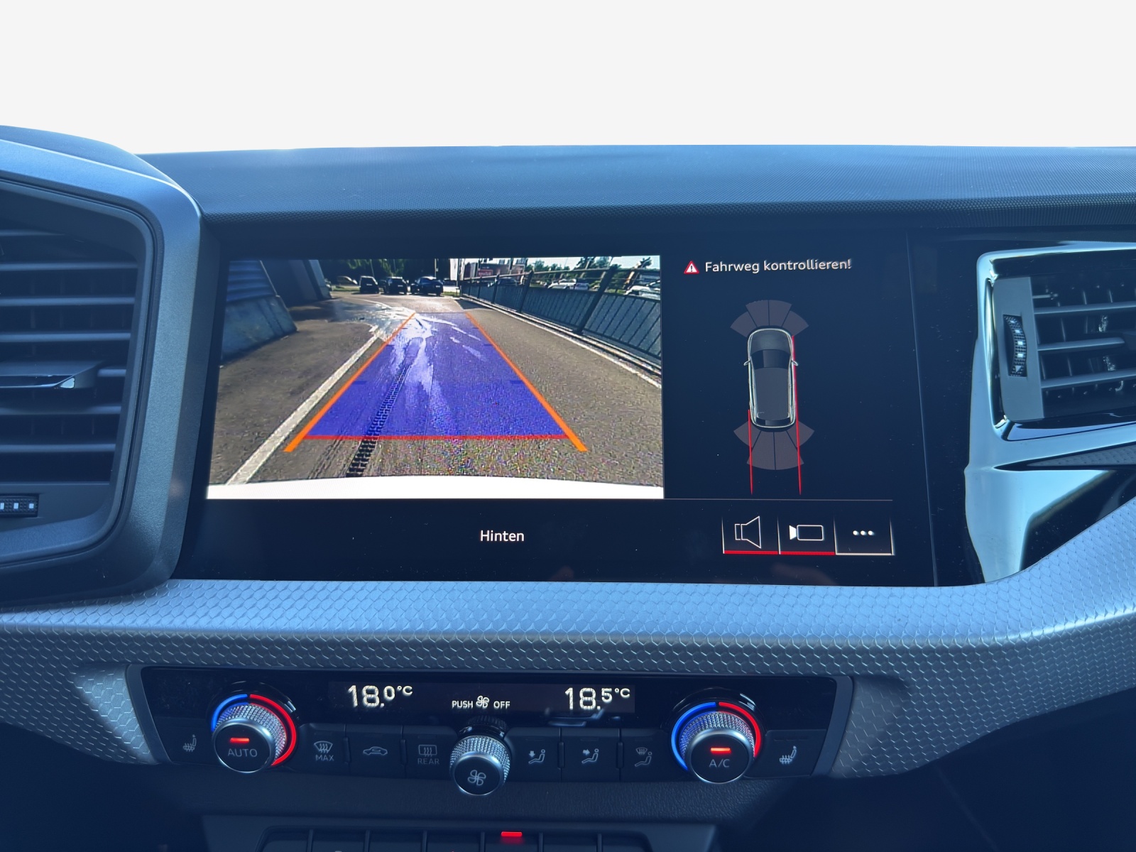 AUDI A1 Sportback 30 TFSI S Line Attraction S-tronic-image-8