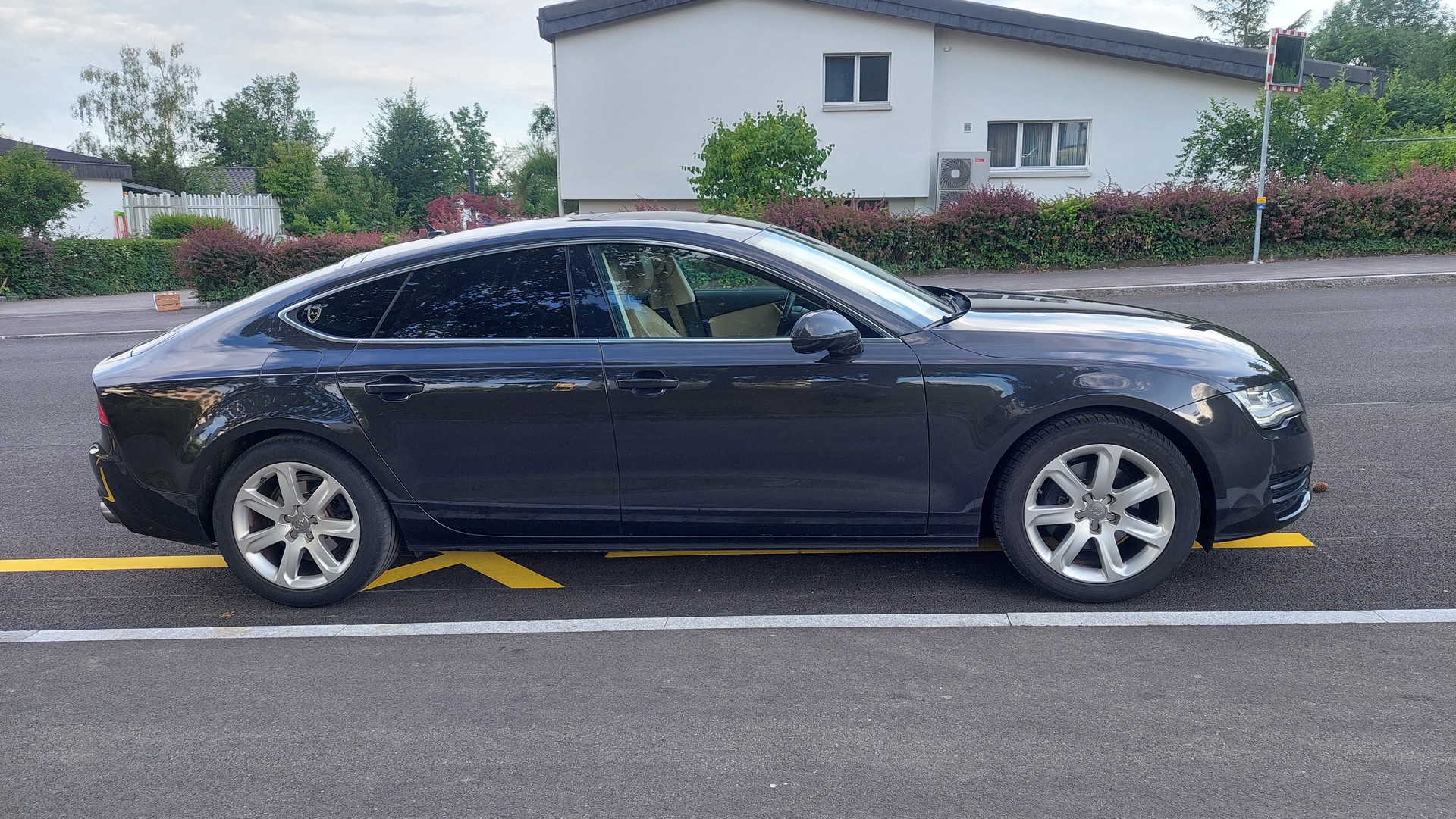 AUDI 2.8 V6 FSI quattro S-Tronic-image-2