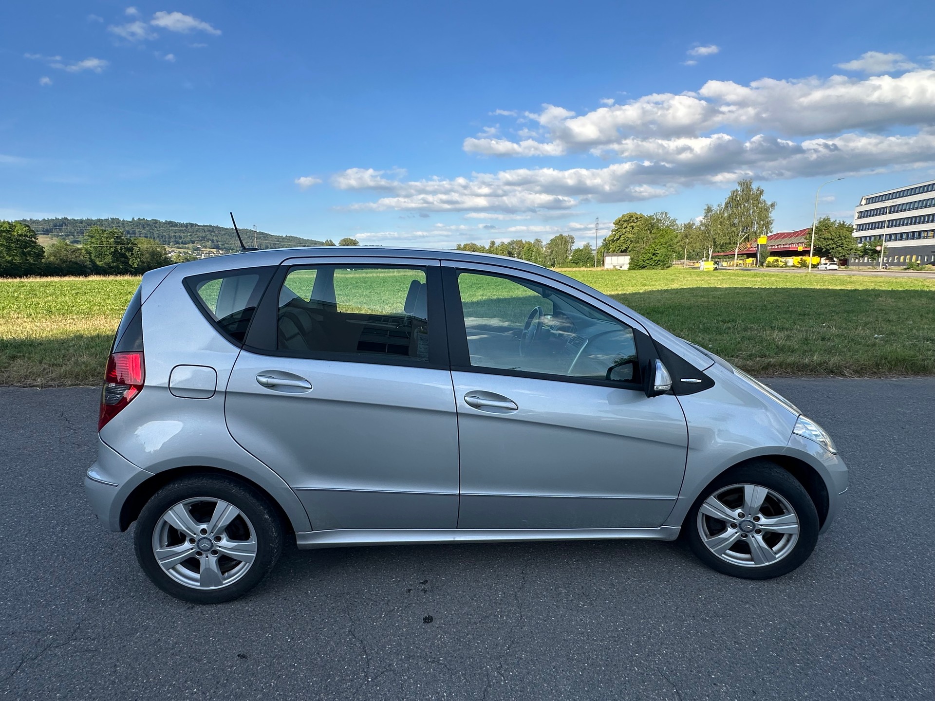 MERCEDES-BENZ A 170 Avantgarde Edition-image-4