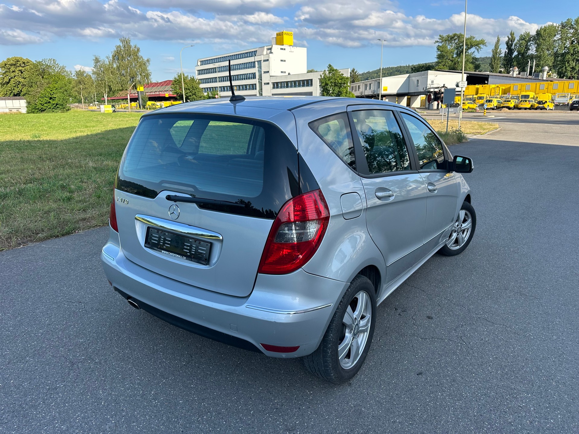 MERCEDES-BENZ A 170 Avantgarde Edition-showroom-element-3