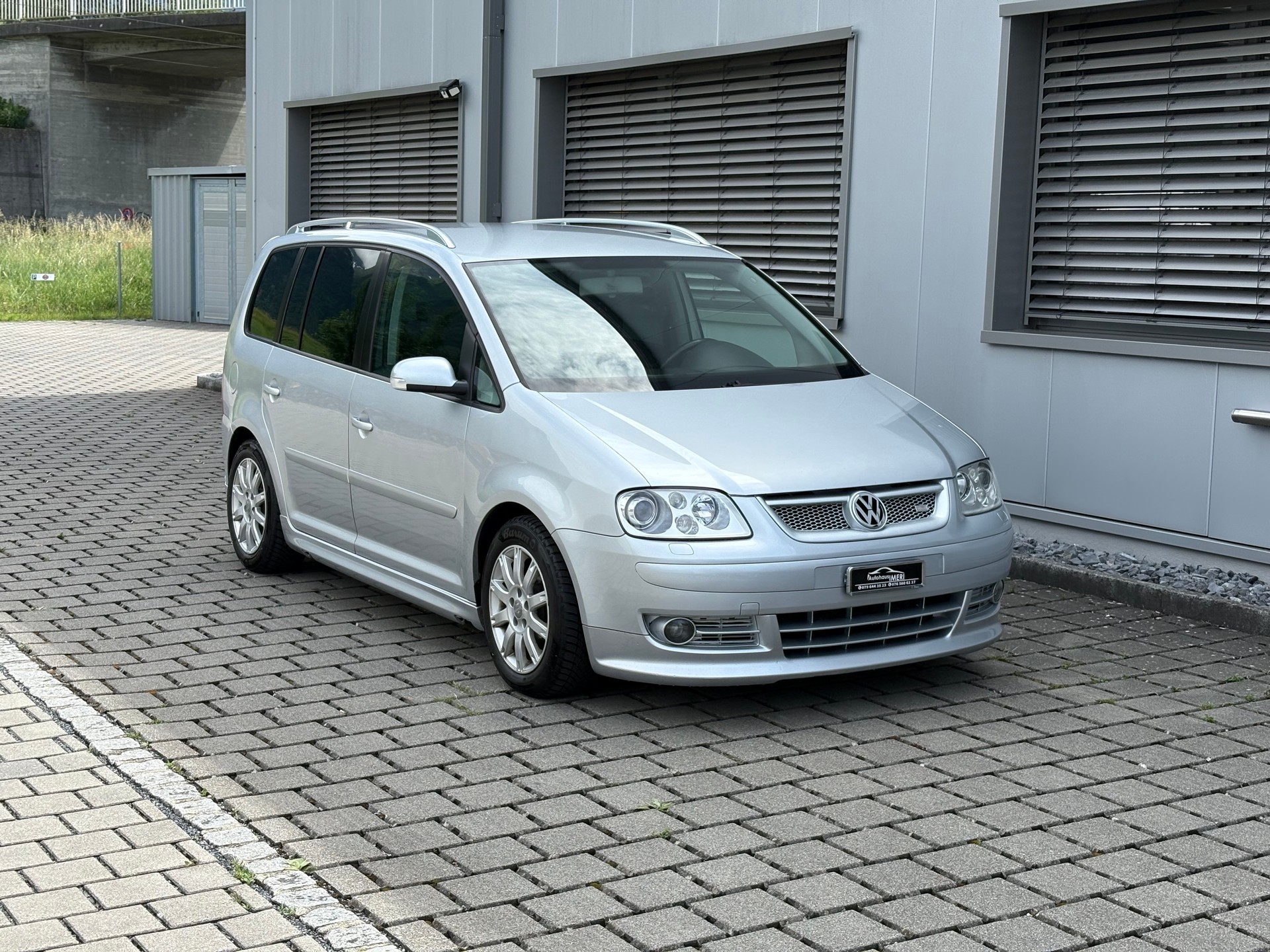 VW Touran 2.0 TDI Trendline-image-3