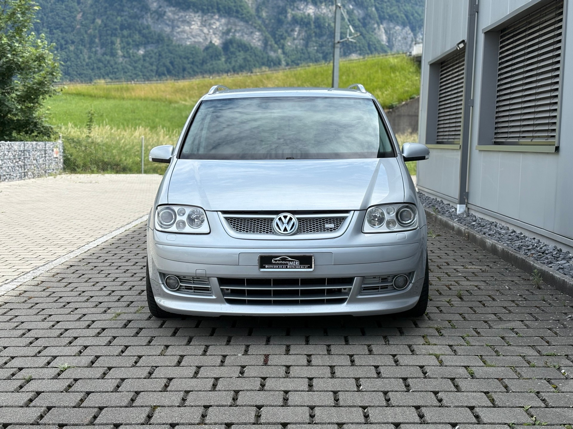 VW Touran 2.0 TDI Trendline-image-2