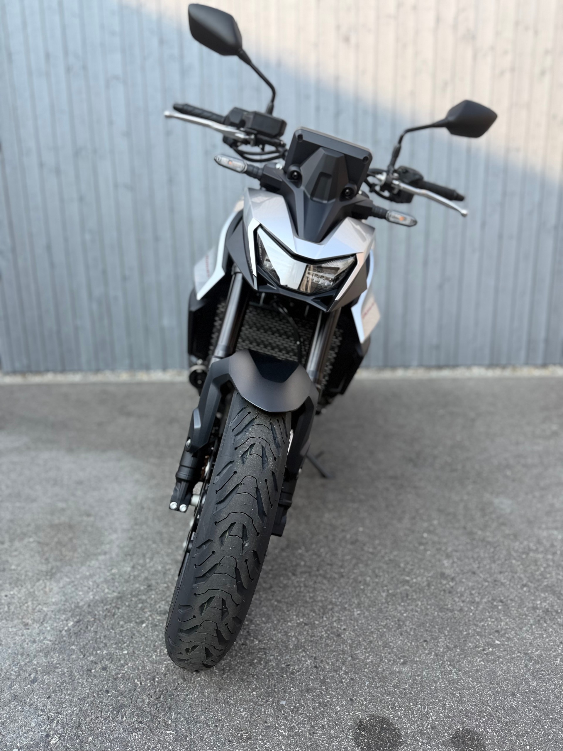 HONDA CB 750 Hornet E-Clutch-image-1