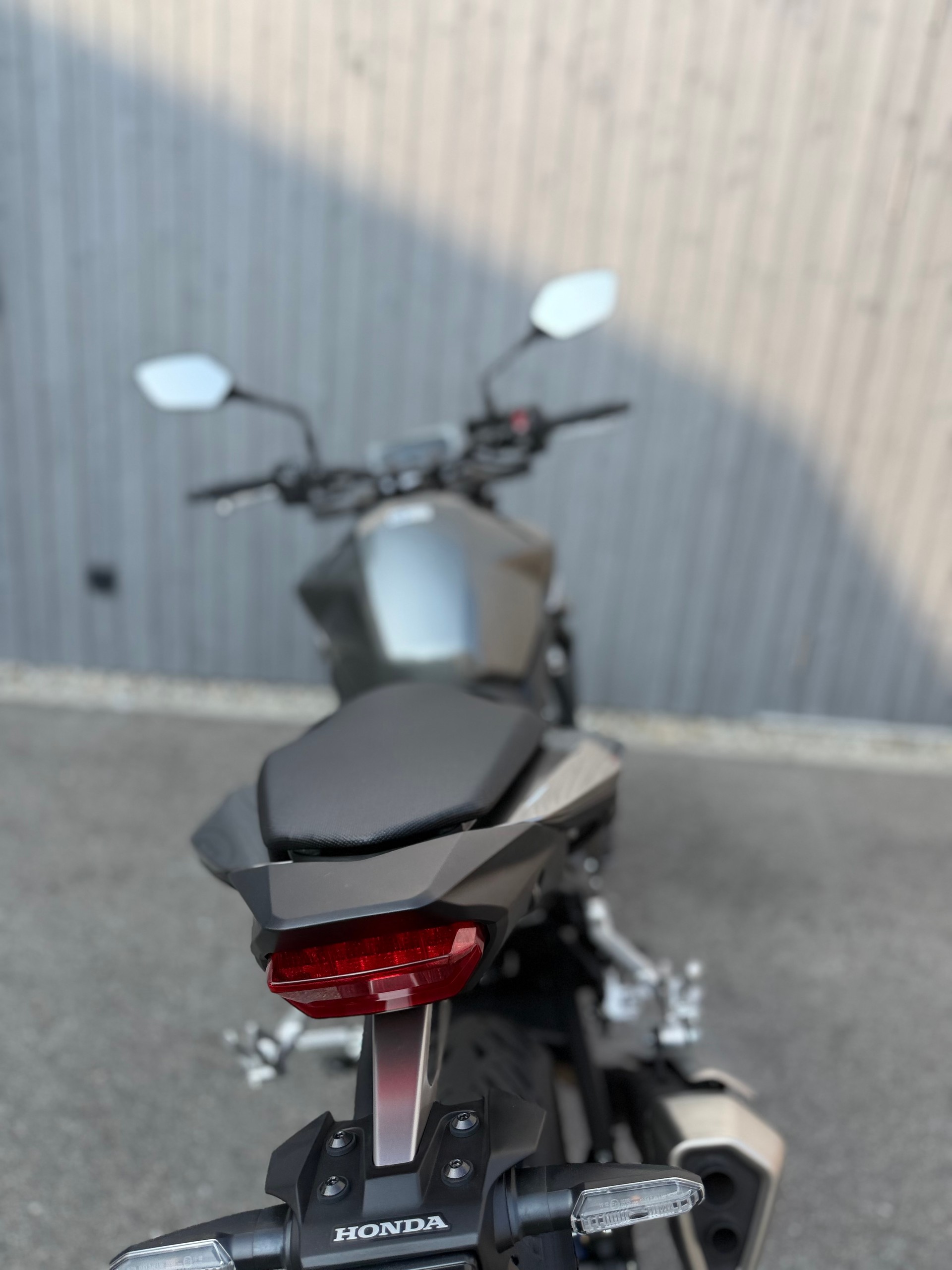 HONDA CB 750 Hornet E-Clutch-image-3